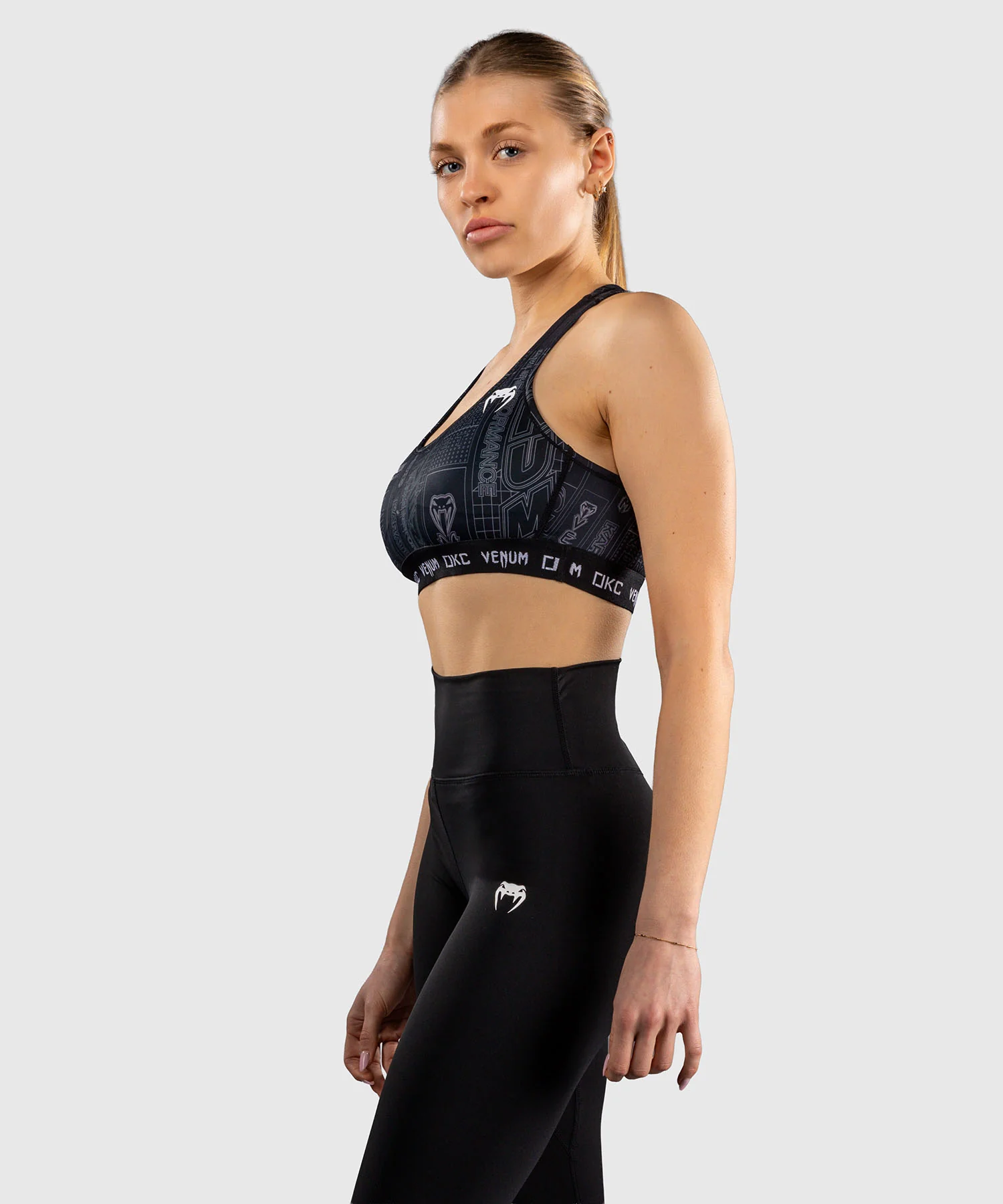 Brassière de Sport Karate Combat by Venum – Noir/Gris - Image 4