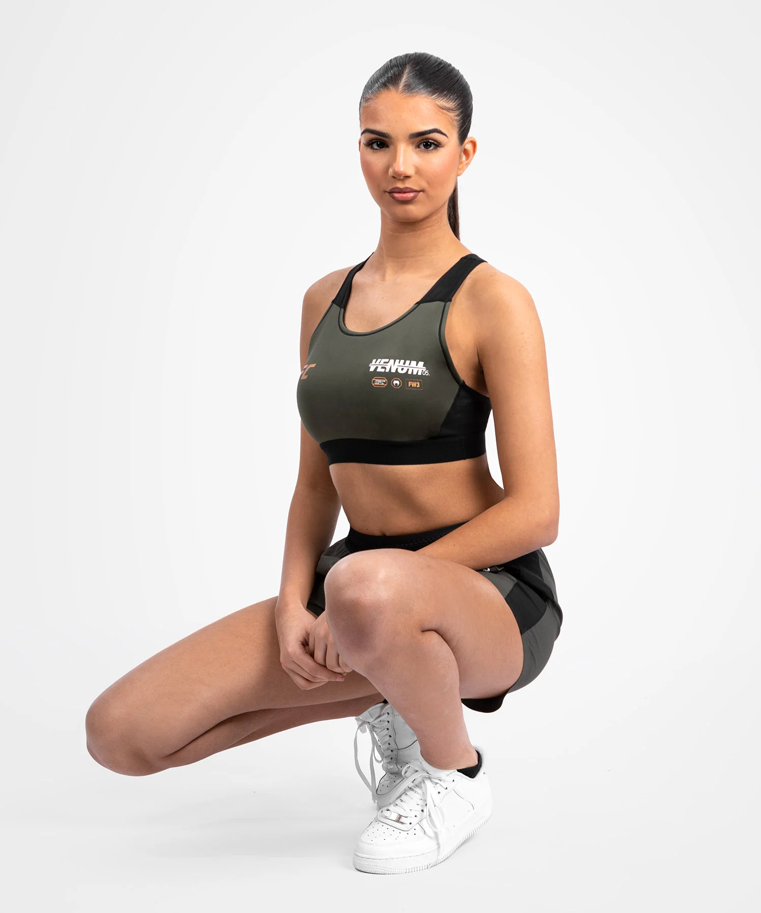 Brassière de sport pour Femmes UFC Adrenaline by Venum Fight Week - Khaki/Bronze - Image 3