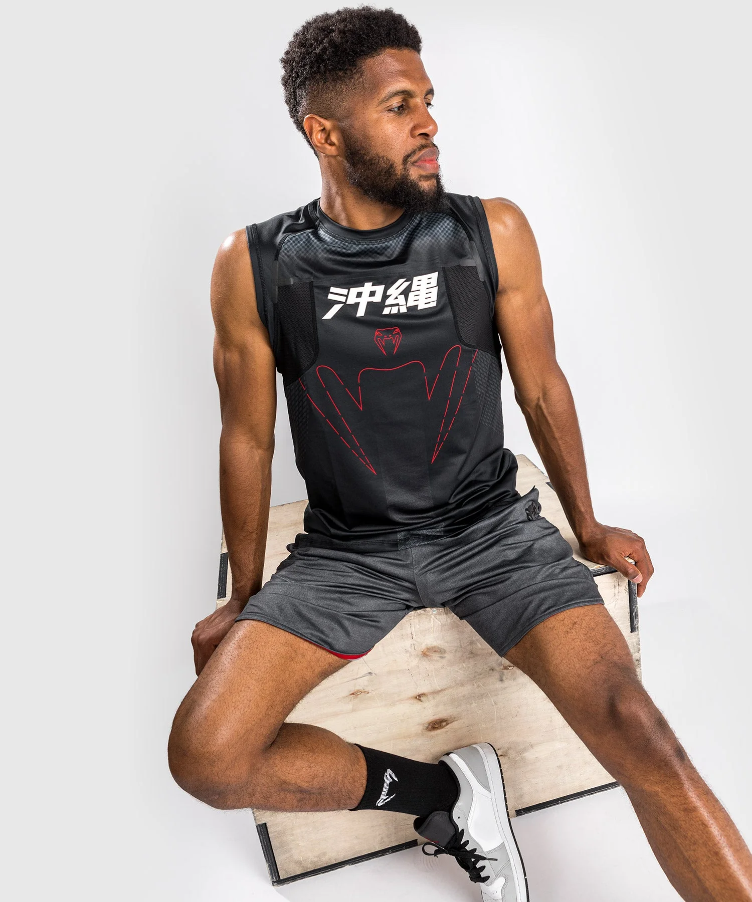 Débardeur Dry Tech Venum Okinawa 3.0 - Noir/Rouge - Image 5