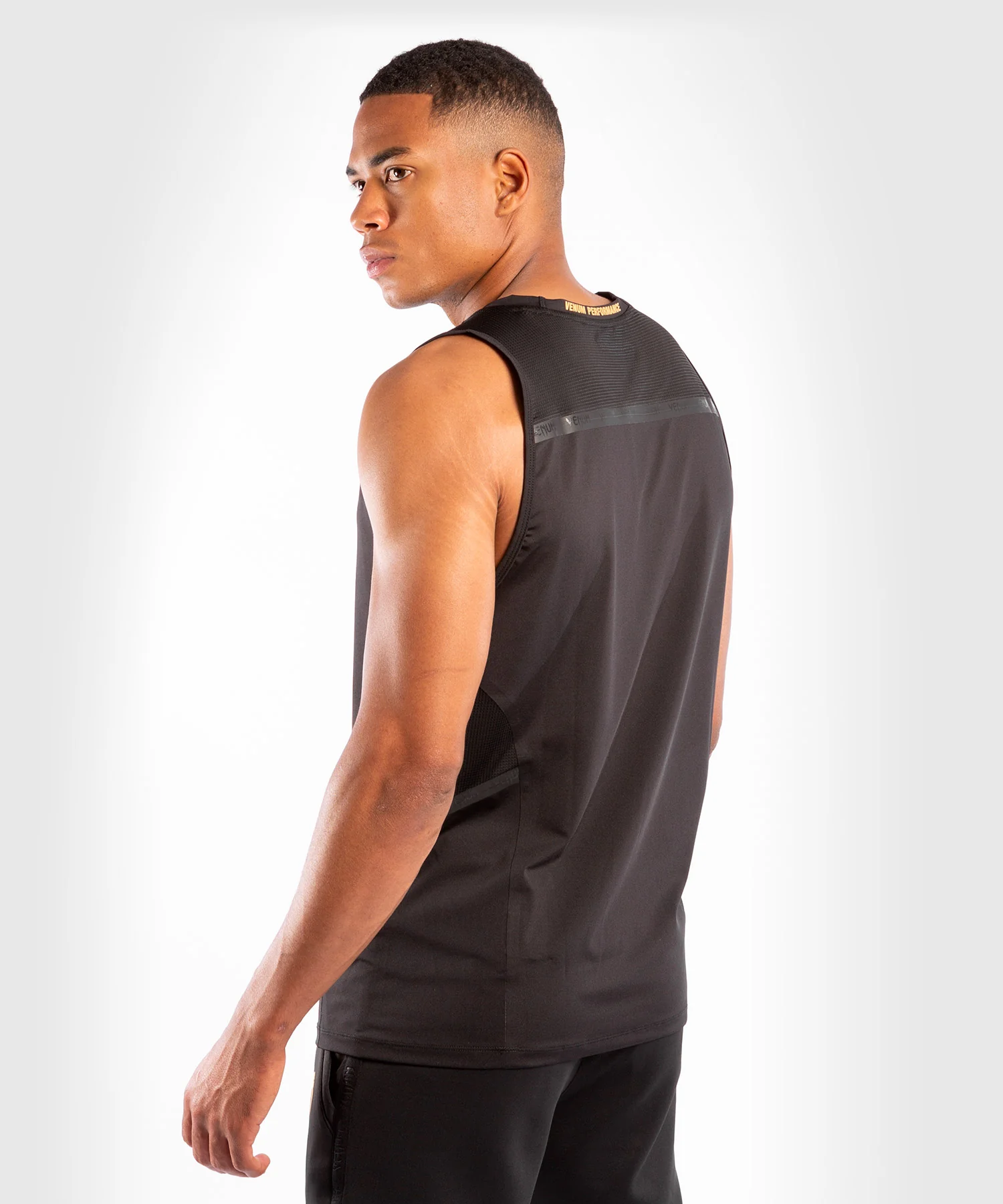 Débardeur Venum Petrosyan 2.0 Dry-Tech – Noir/Or - Image 2