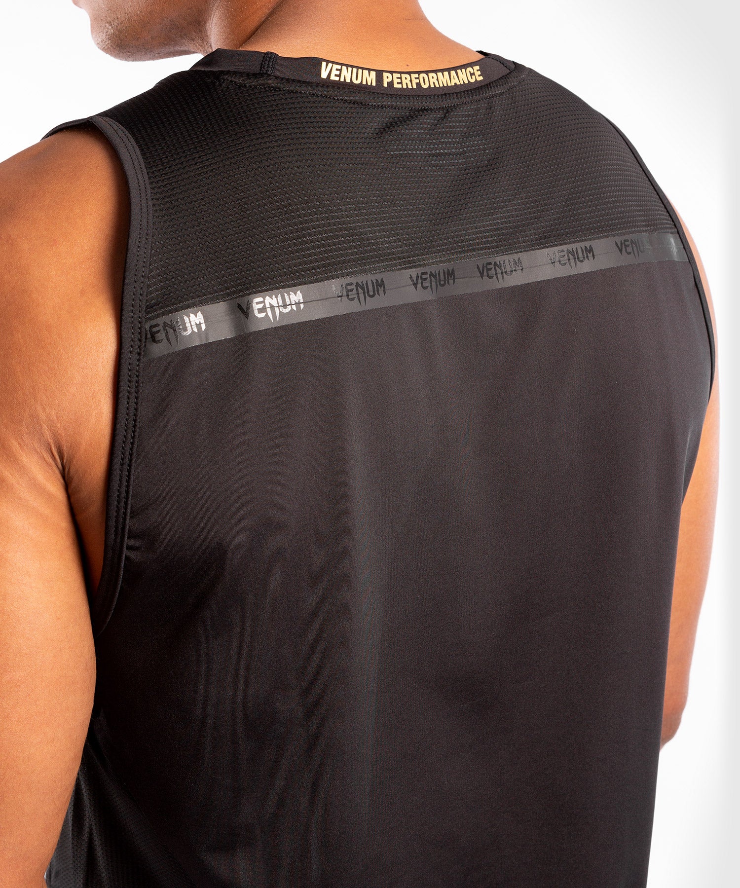 Débardeur Venum Petrosyan 2.0 Dry-Tech – Noir/Or - Image 6
