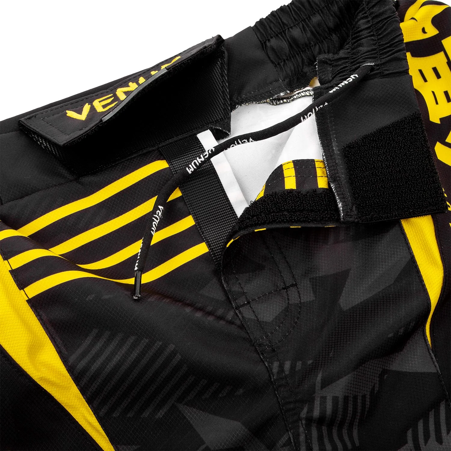 Fightshort court Venum Okinawa 2.0 - Noir/Jaune - Image 6