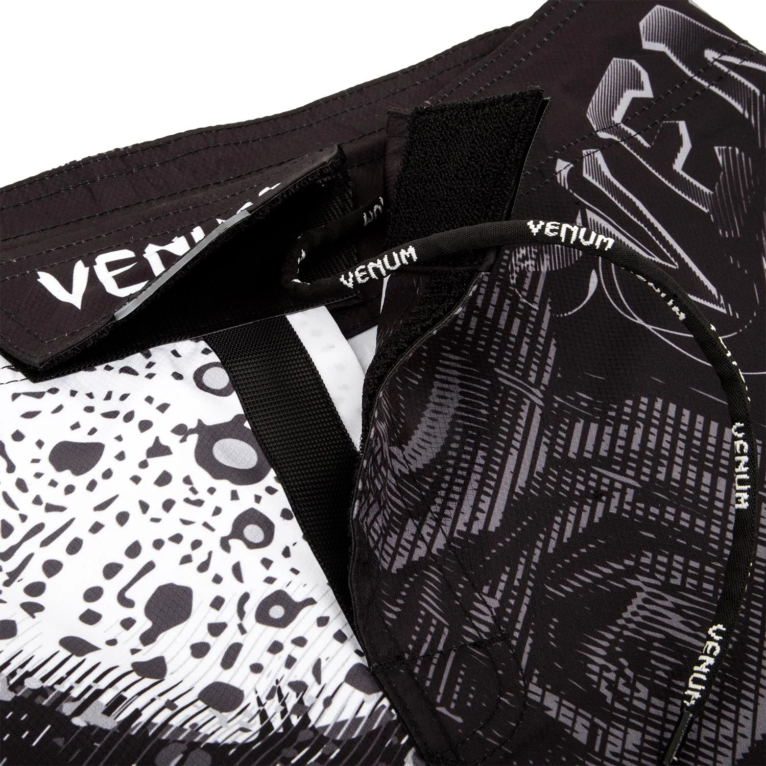 Fightshort Venum Santa Muerte 3.0 - Noir/Blanc - Image 4