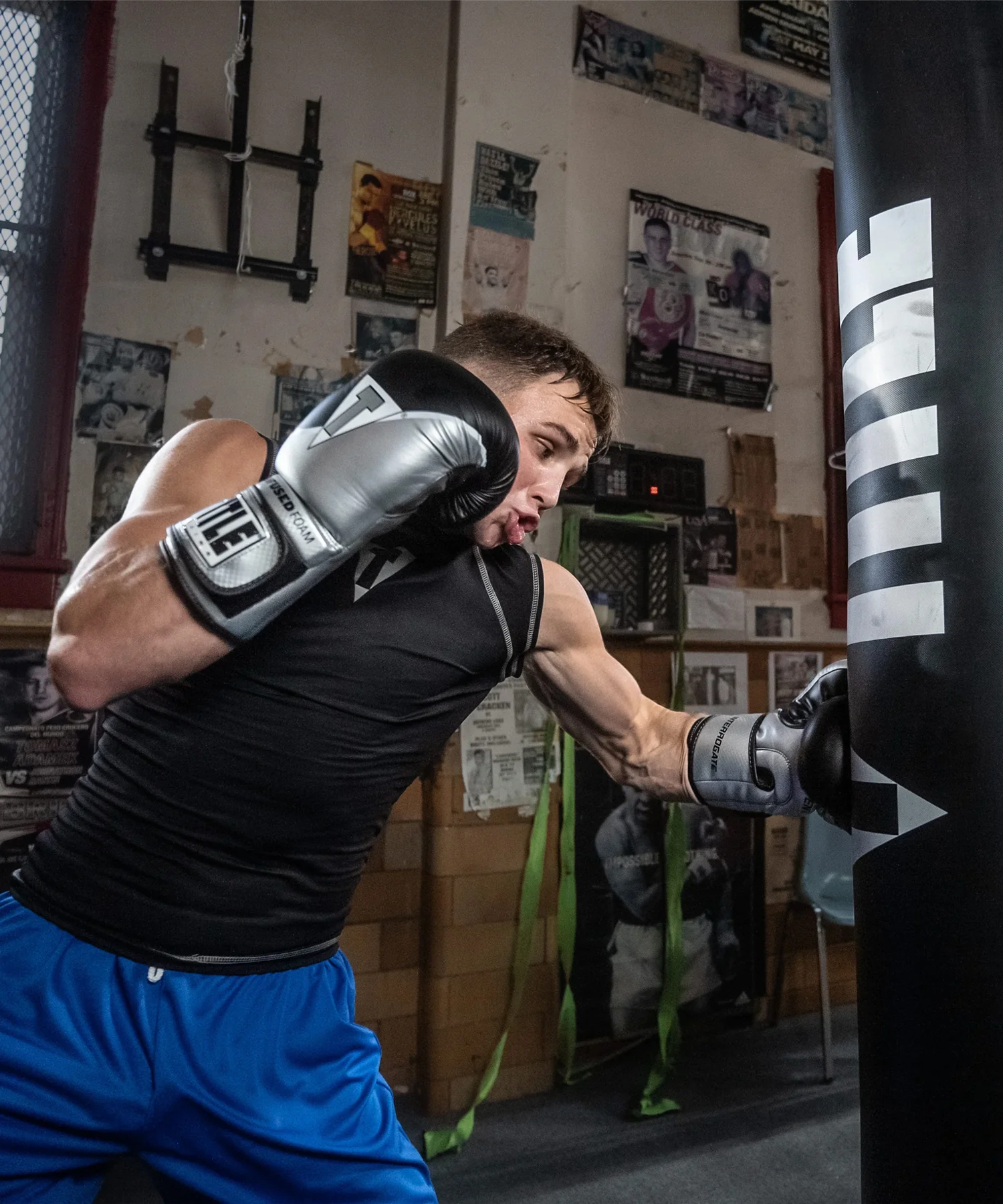 Gants de Boxe Title Boxing Infused Foam Interrogate 2.0 - Argent/Noir - Image 6