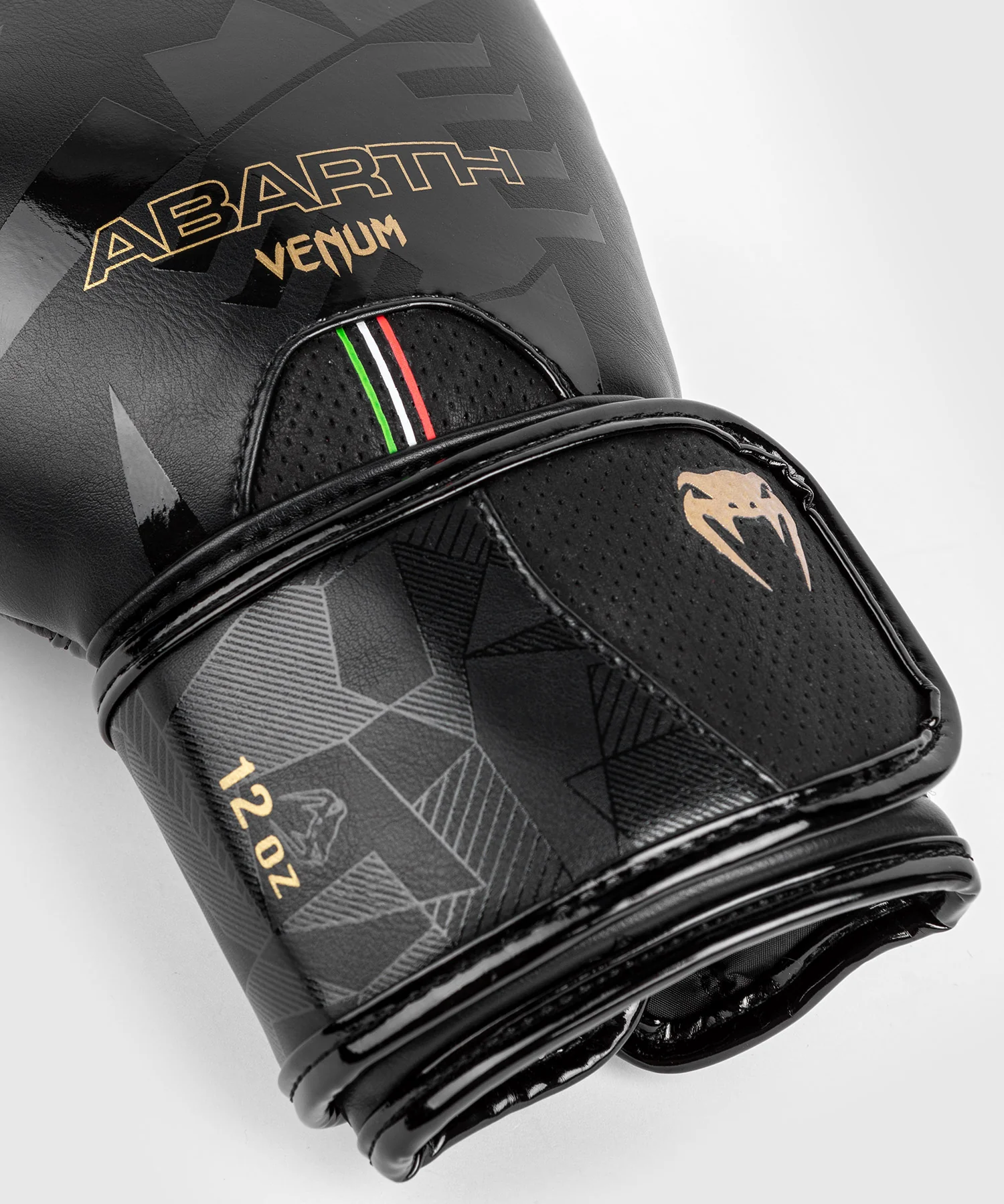 Gants de Boxe Venum Abarth #1 - Noir/Or - Image 5