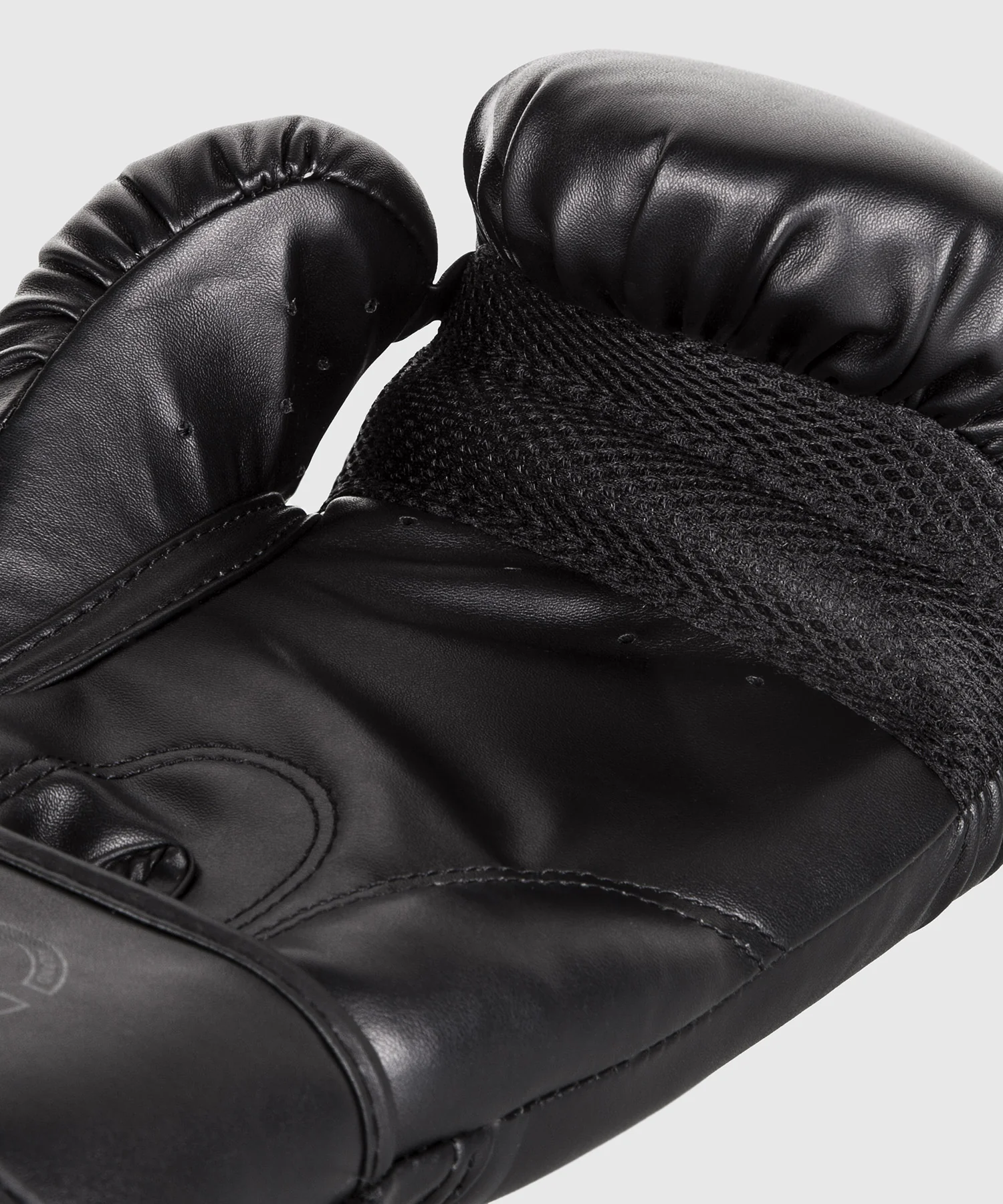 Gants de boxe Venum Challenger 2.0 - Noir/Noir - Image 4