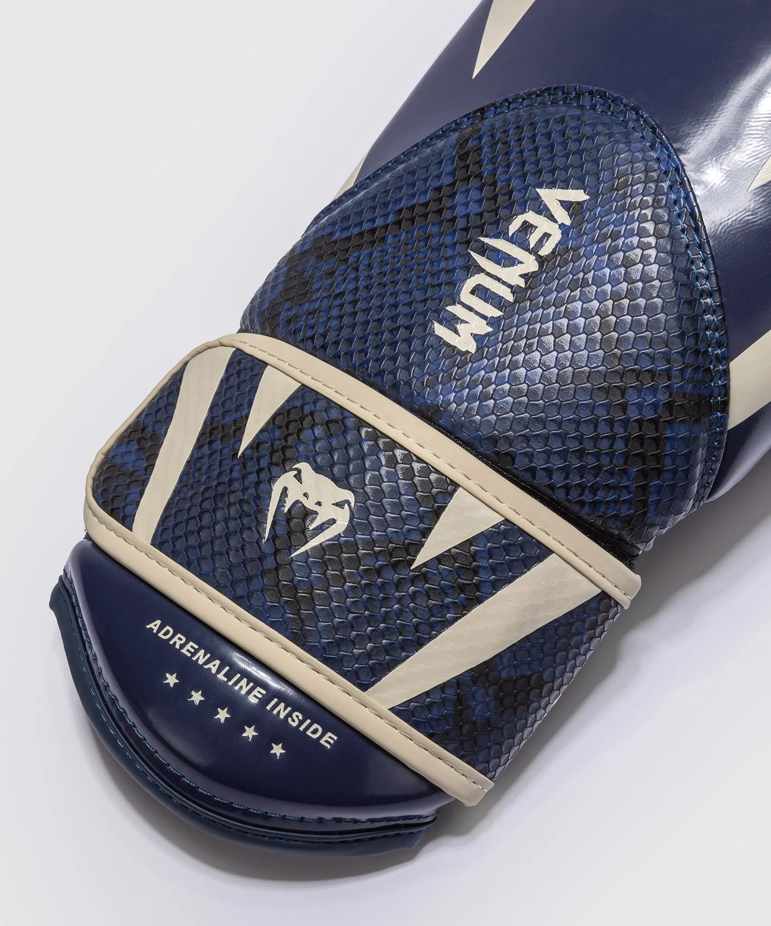 Gants de Boxe Venum Challenger 4.0 Scales – Bleu Minuit - Image 4