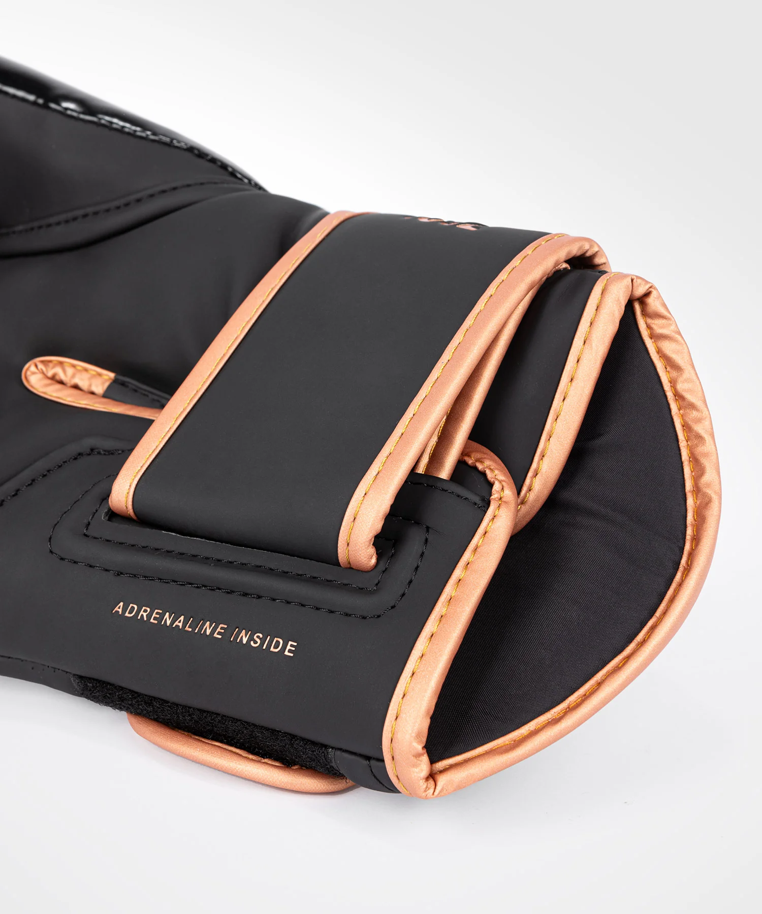 Gants de boxe Venum Challenger 4.0 - Noir/Bronze - Image 4