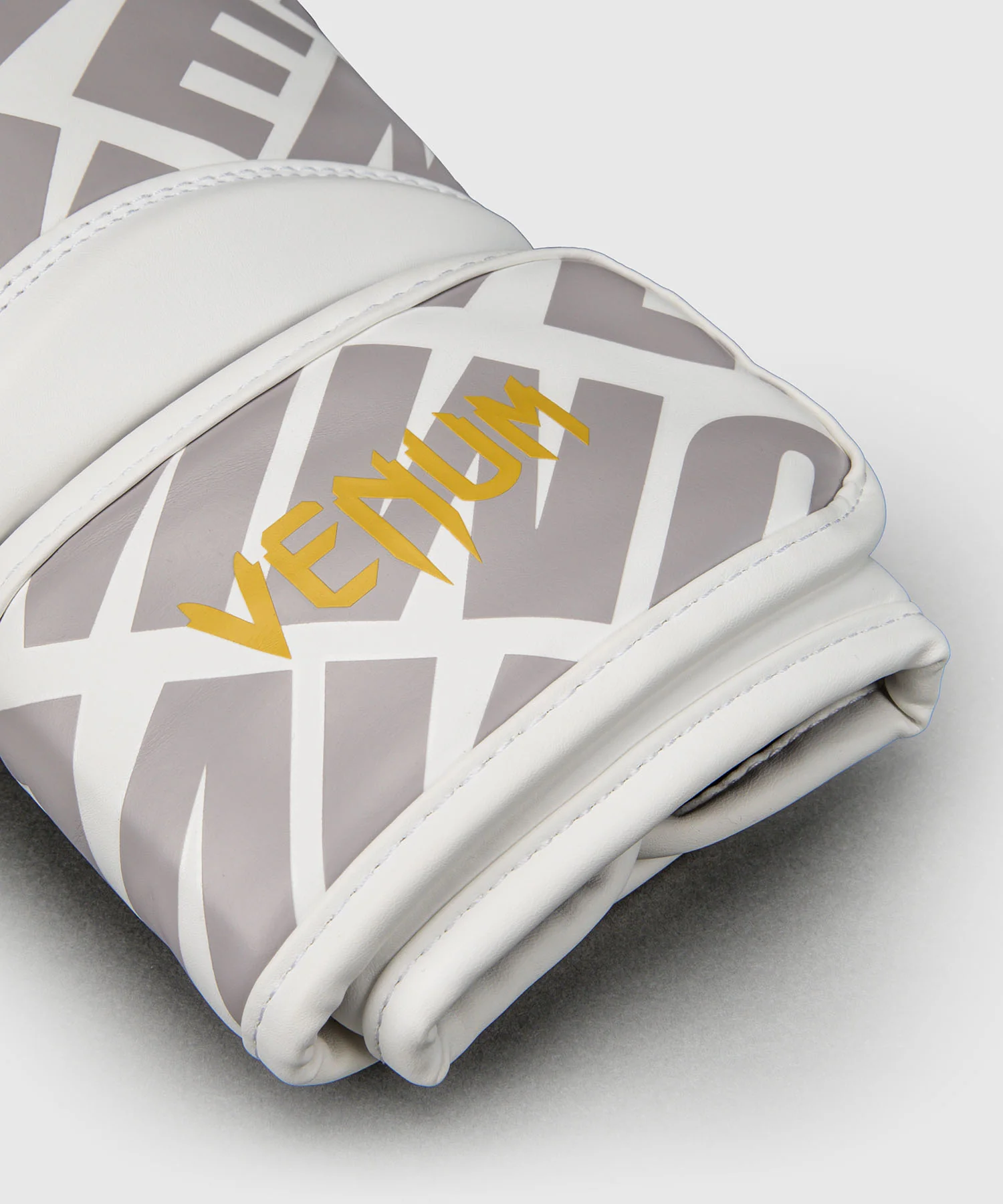 Gants de boxe Venum Contender 1.5 XT 3D – Blanc/Or - Image 3