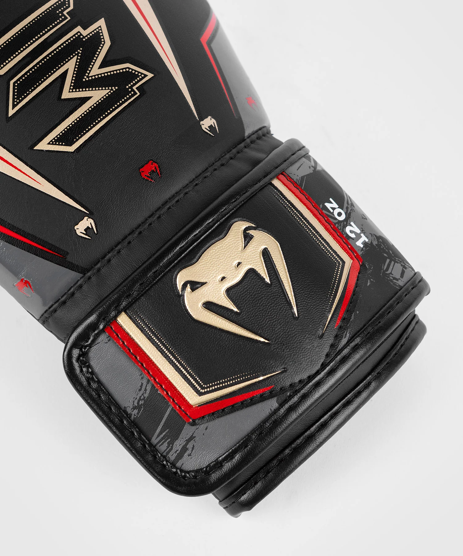 Gants de Boxe Venum Elite Evo - Noir/Or/Rouge - Image 6