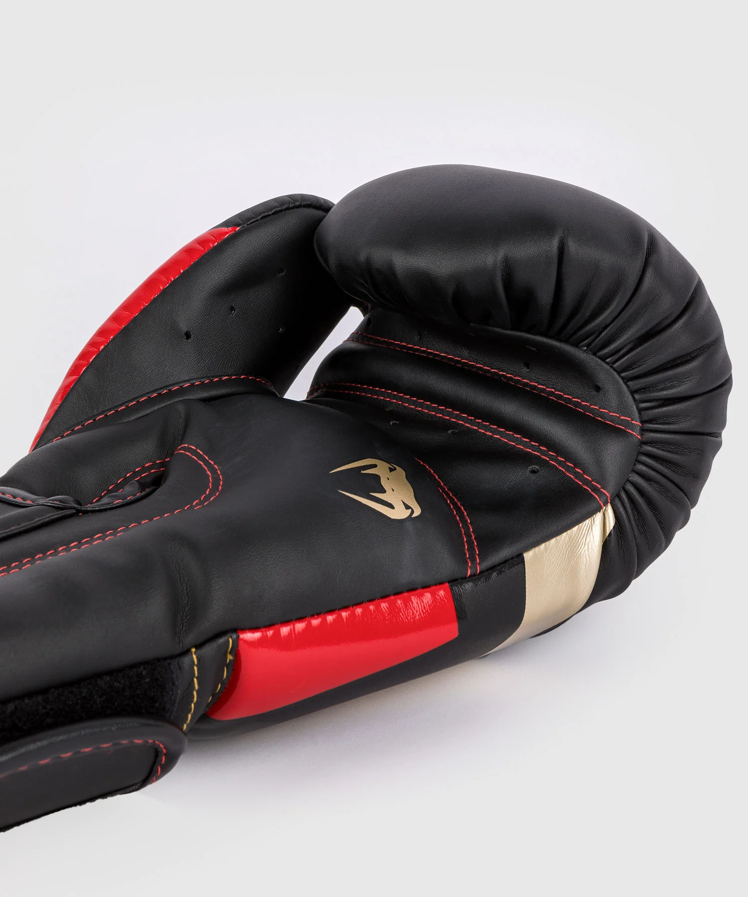 Gants de boxe Venum Elite - Noir/Or/Rouge - Image 6