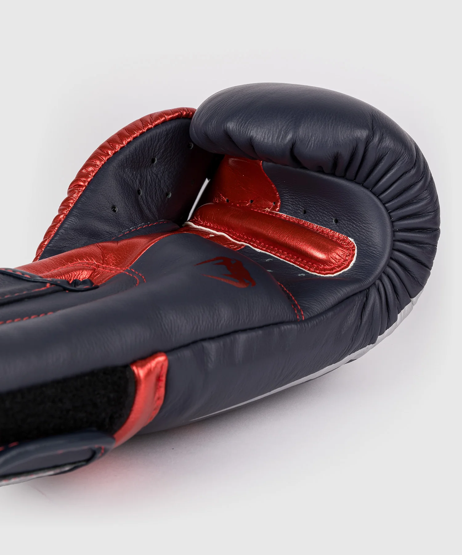 Gants de boxe Venum Giant 3.0 - Edition Spéciale - Bleu marine/Rouge - Image 5