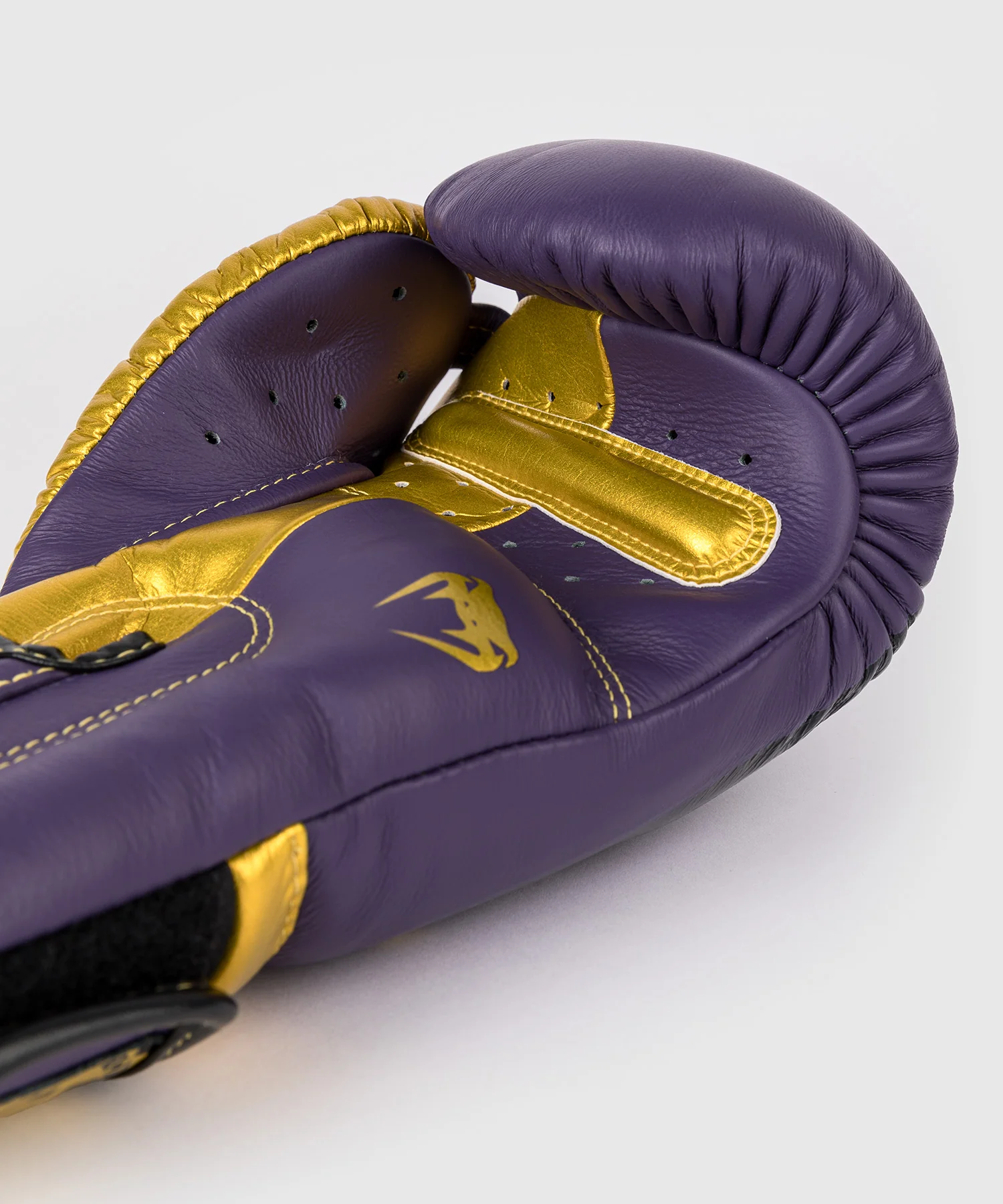 Gants de boxe Venum Giant 3.0 - Edition Spéciale - Violet foncé/Or - Image 5