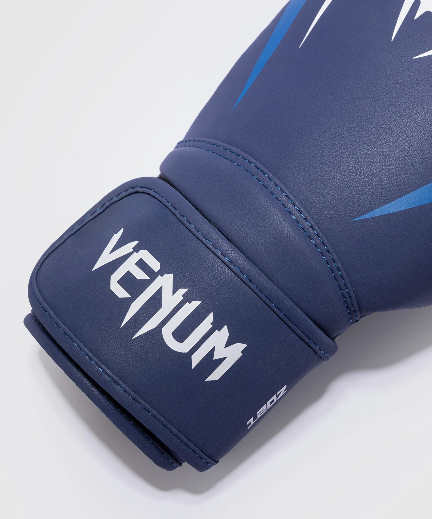Gants de boxe Venum Hurricane – Bleu Minuit/Blanc - Image 4