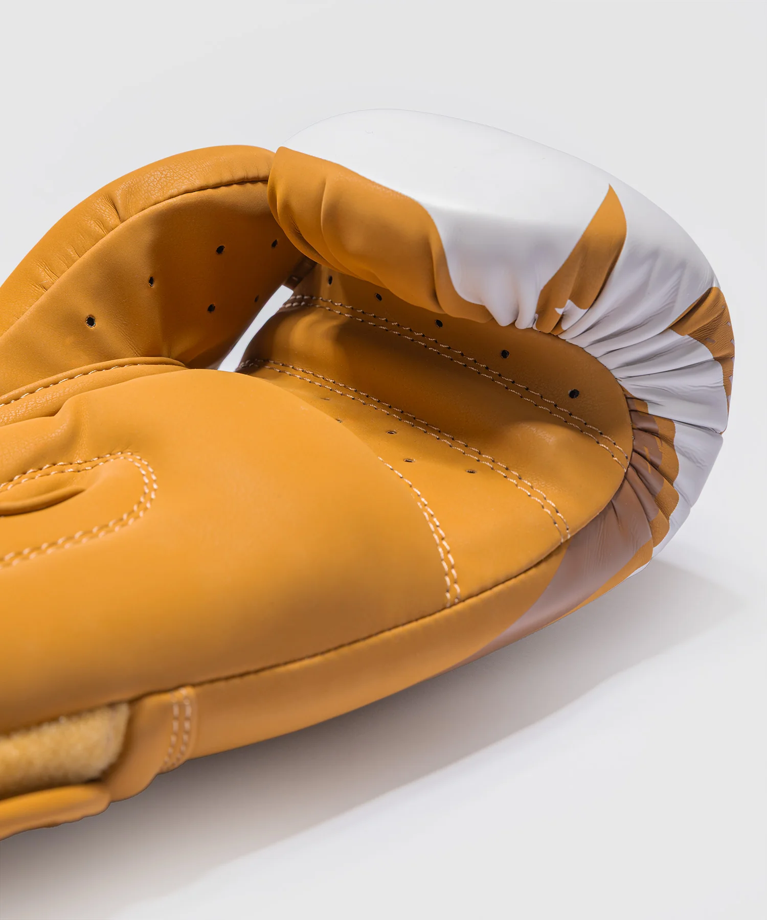 Gants de boxe Venum Hurricane – Havana/Blanc - Image 4