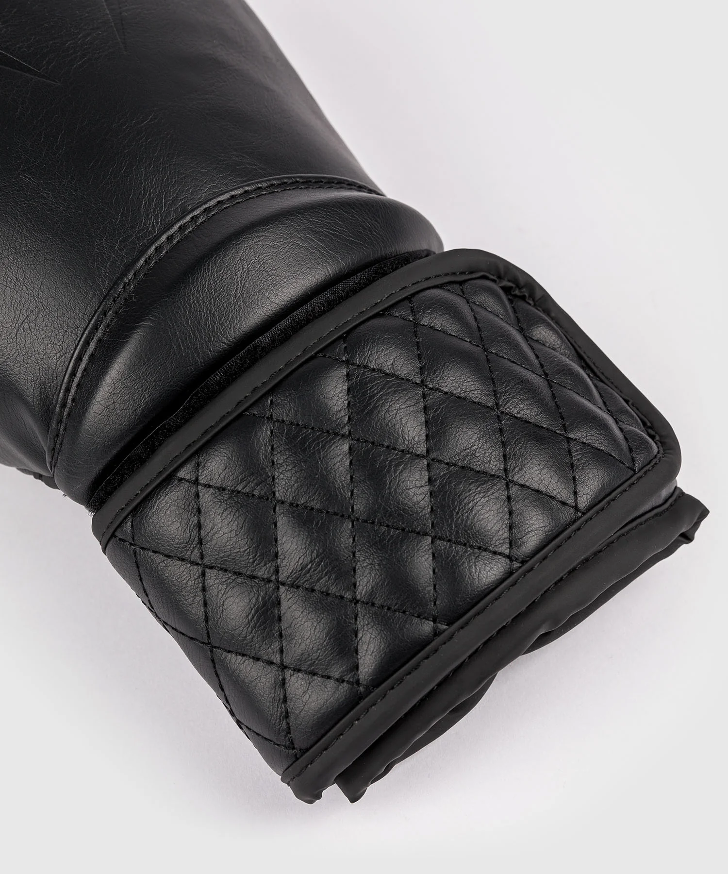 Gants de Boxe Venum Impact Classic - Noir - Image 6