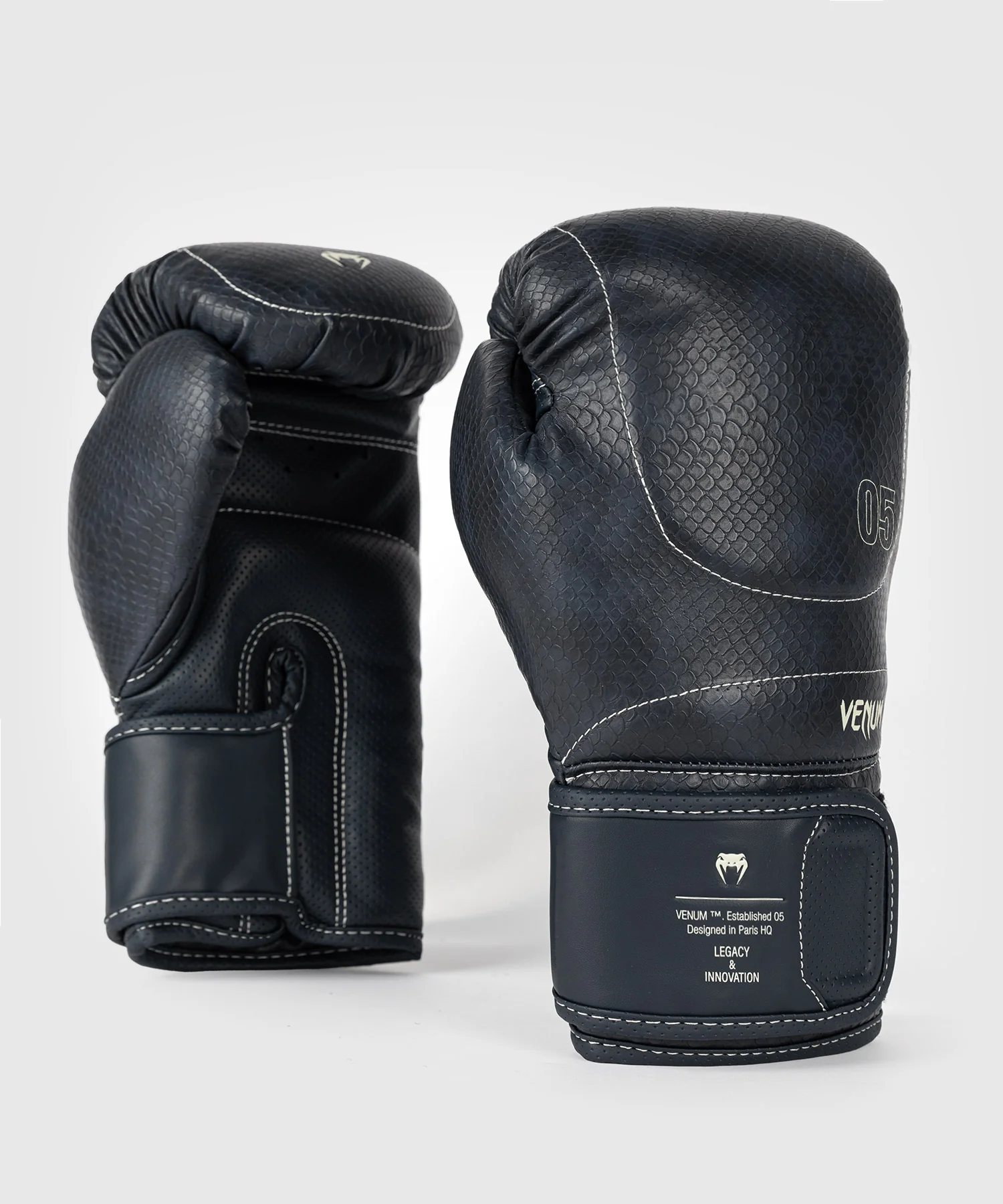 Gants de Boxe Venum Impact Evo Scales – Bleu Minuit - Image 2
