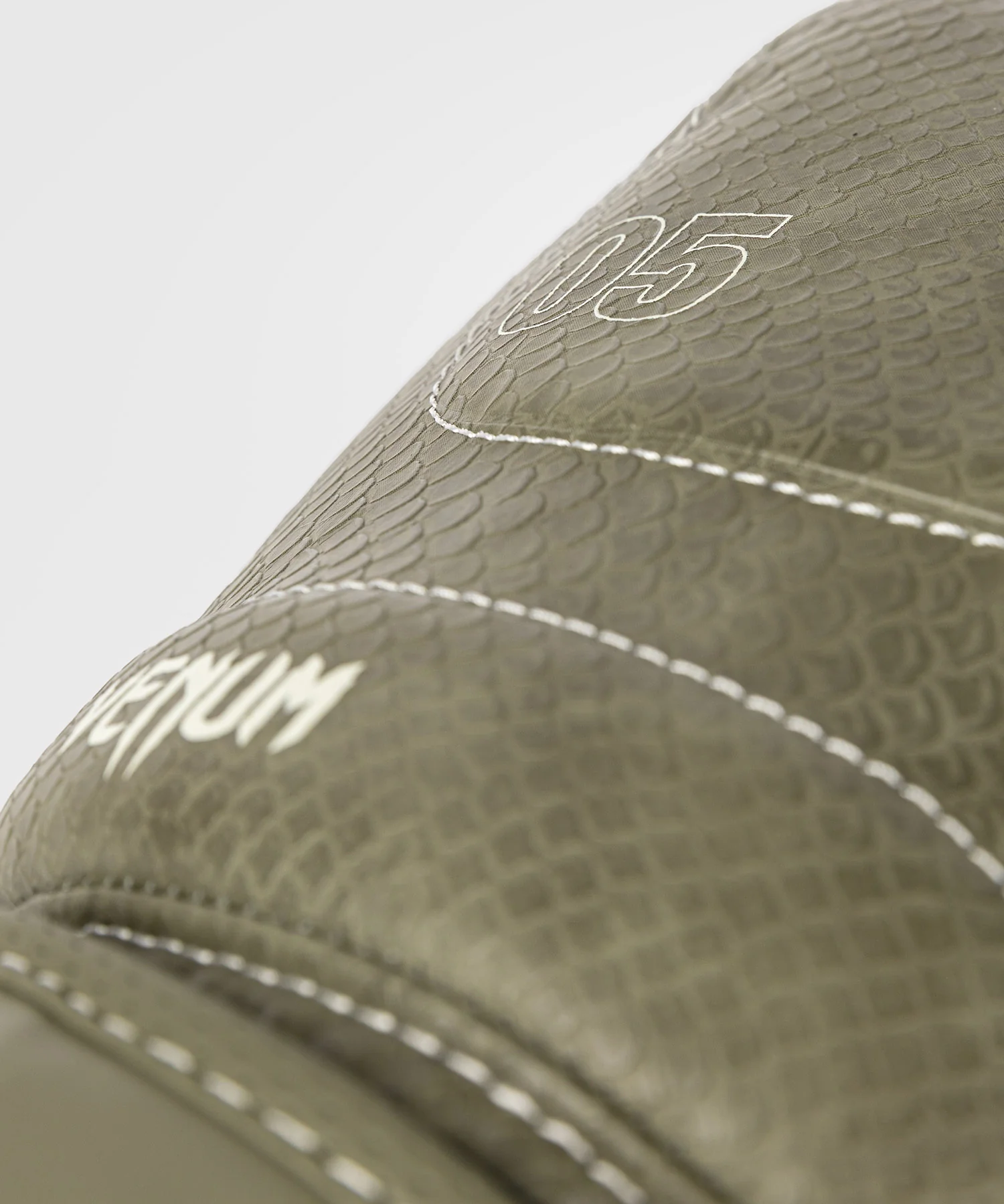 Gants de Boxe Venum Impact Evo Scales – Vert Armée - Image 6