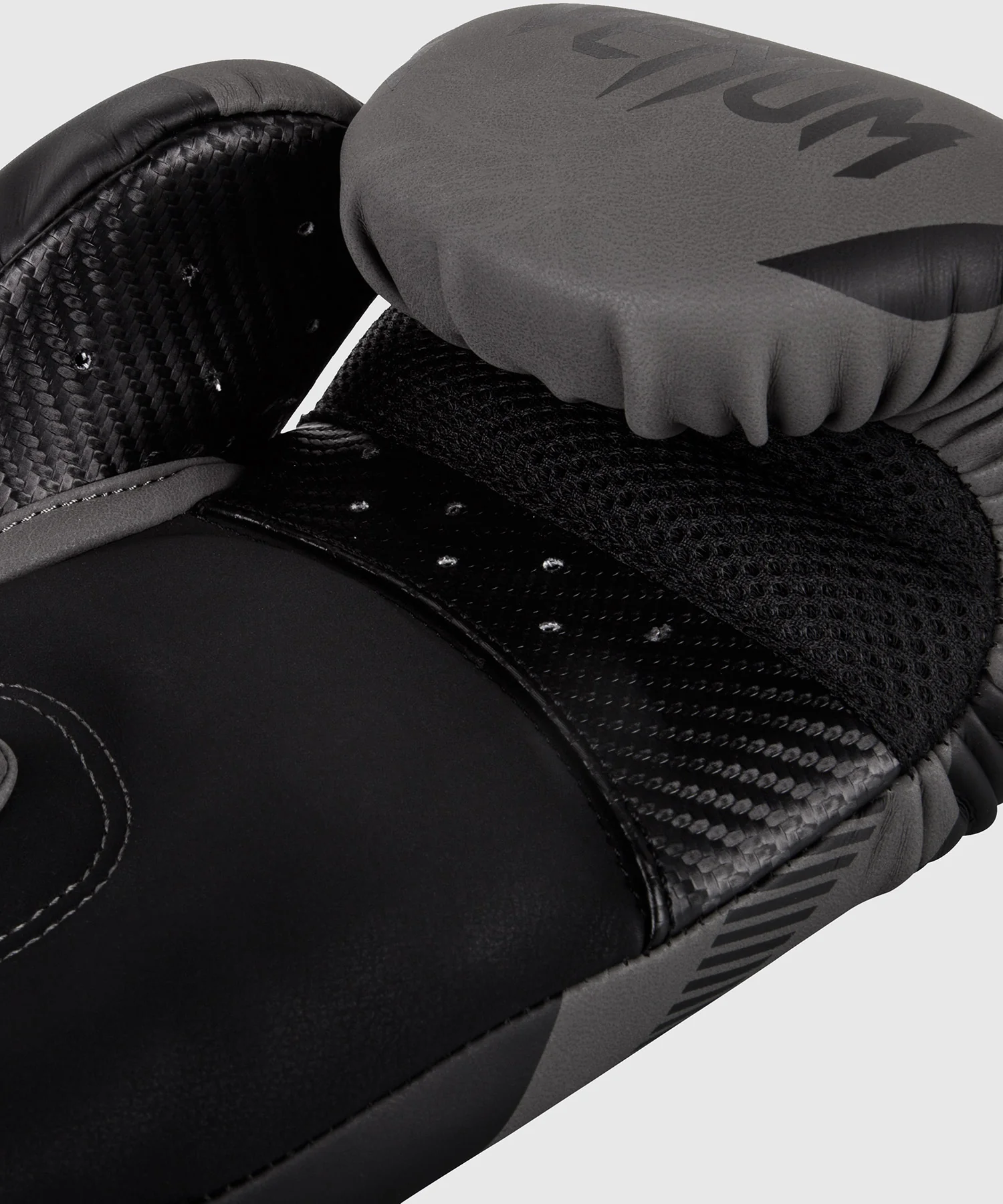 Gants de boxe Venum Impact – Gris/Noir - Image 4