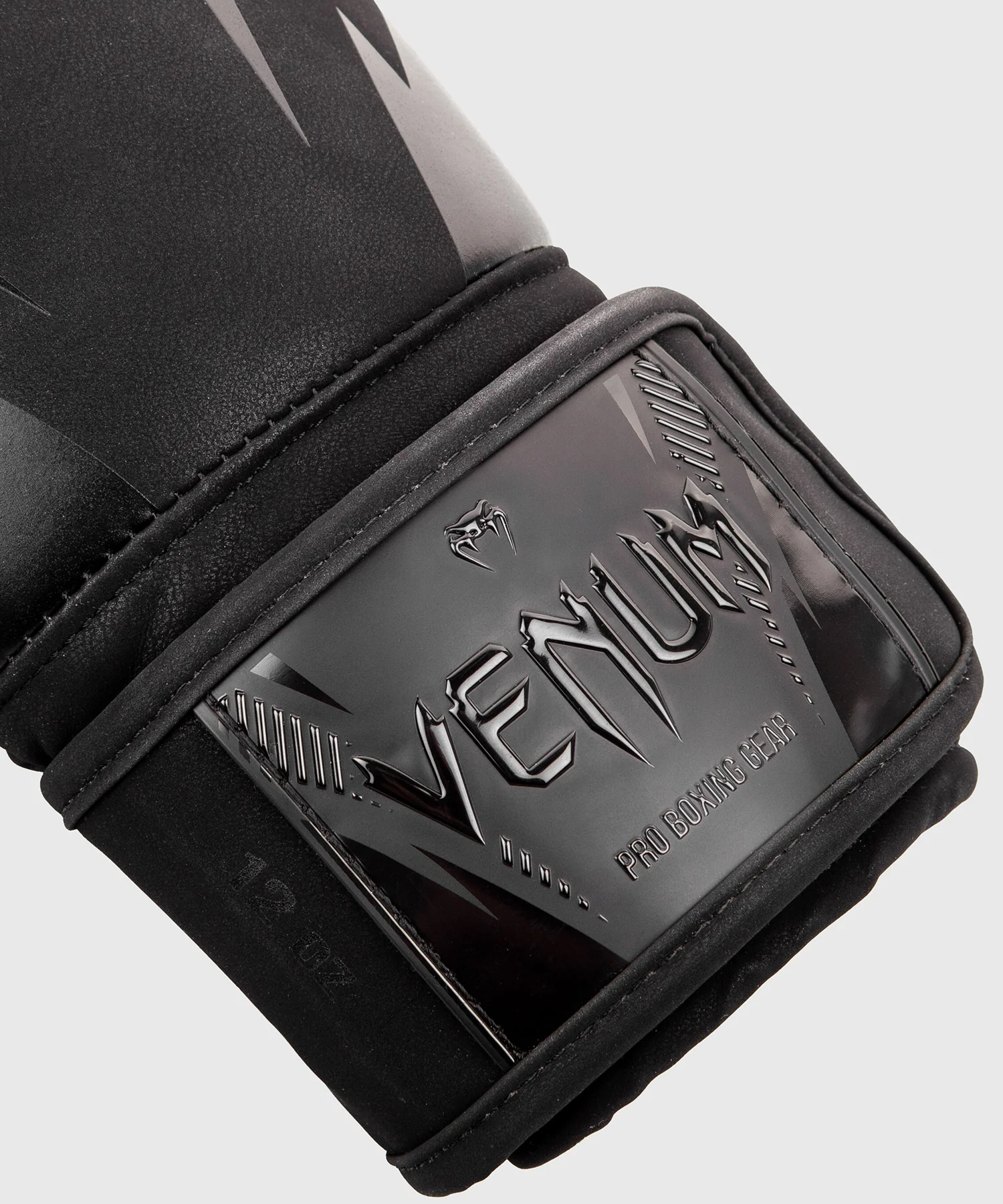 Gants de boxe Venum Impact – Noir/Noir - Image 3