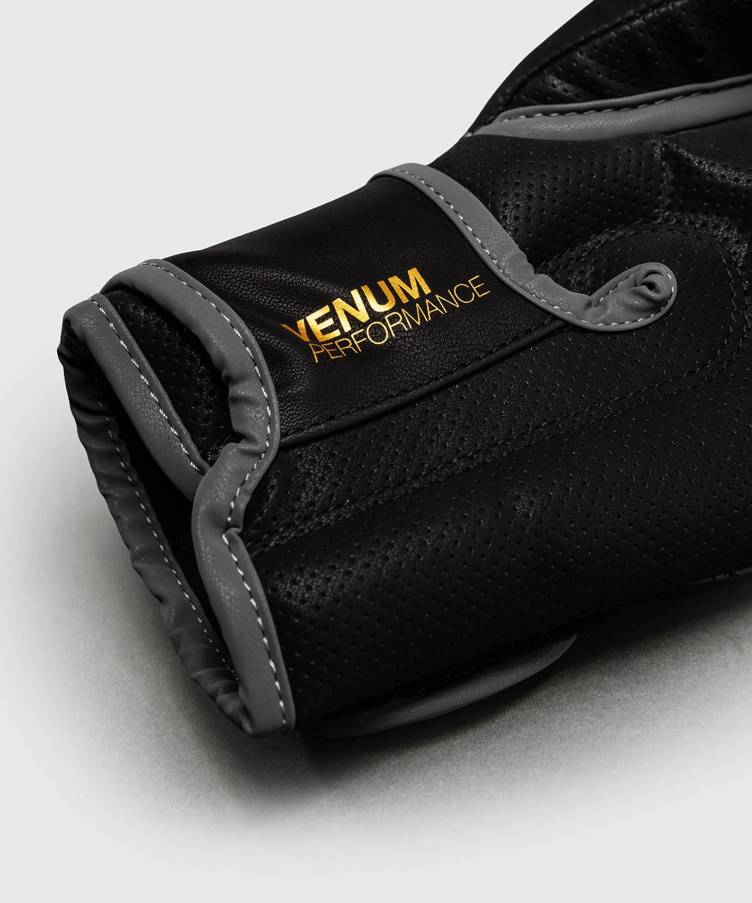 Gants de Boxe Venum Matupa - Noir/Gris/Or - Image 5