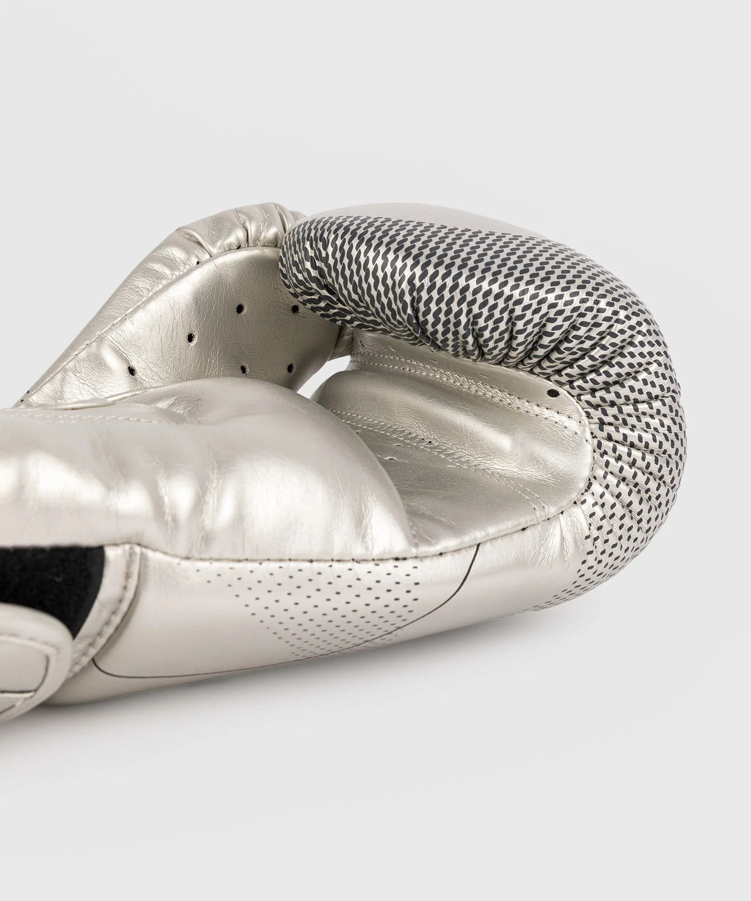 Gants de Boxe Venum Nexus – Argent/Noir - Image 5