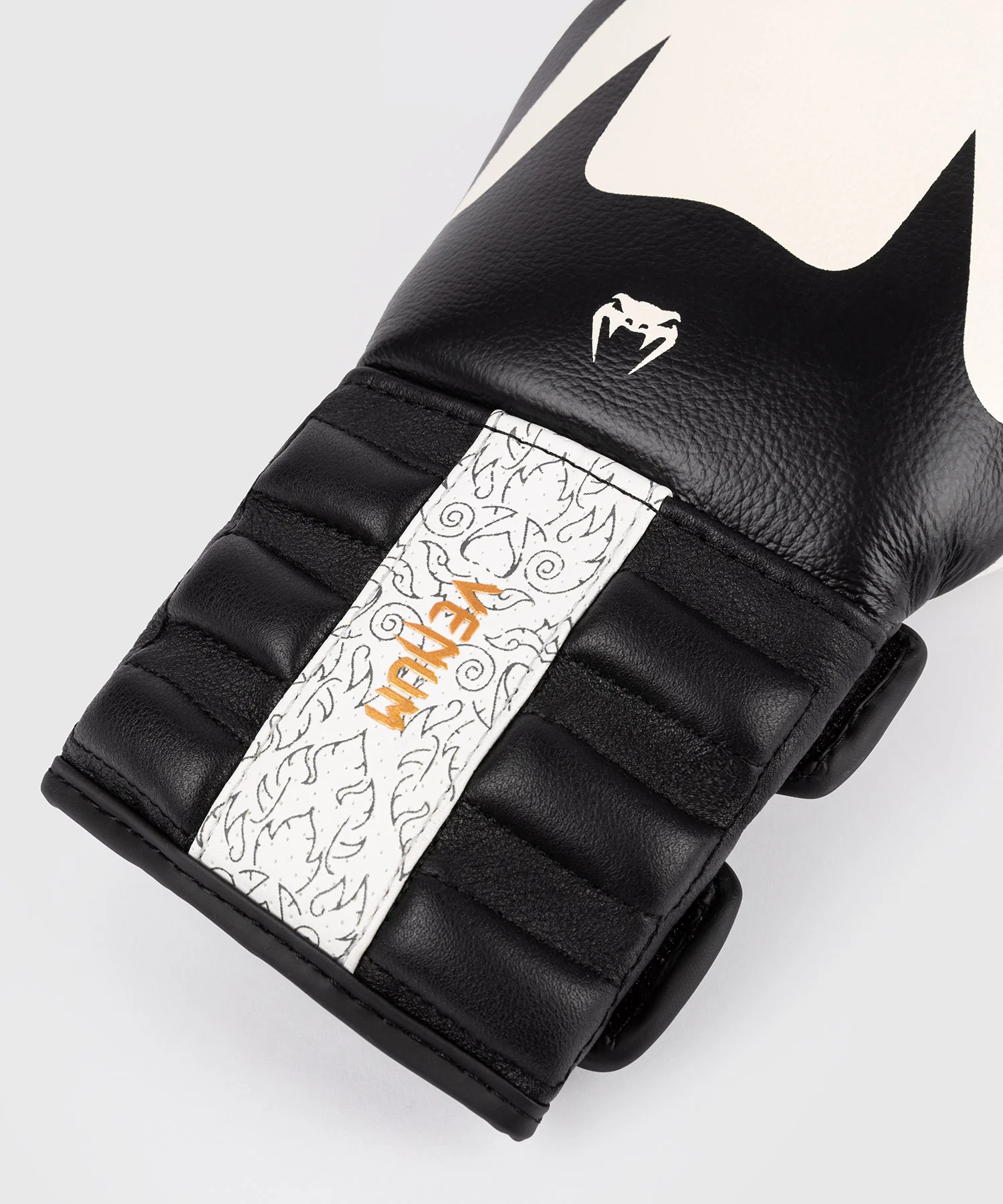 Gants de Boxe Venum Reverso - Blanc Neige/Noir - Image 6