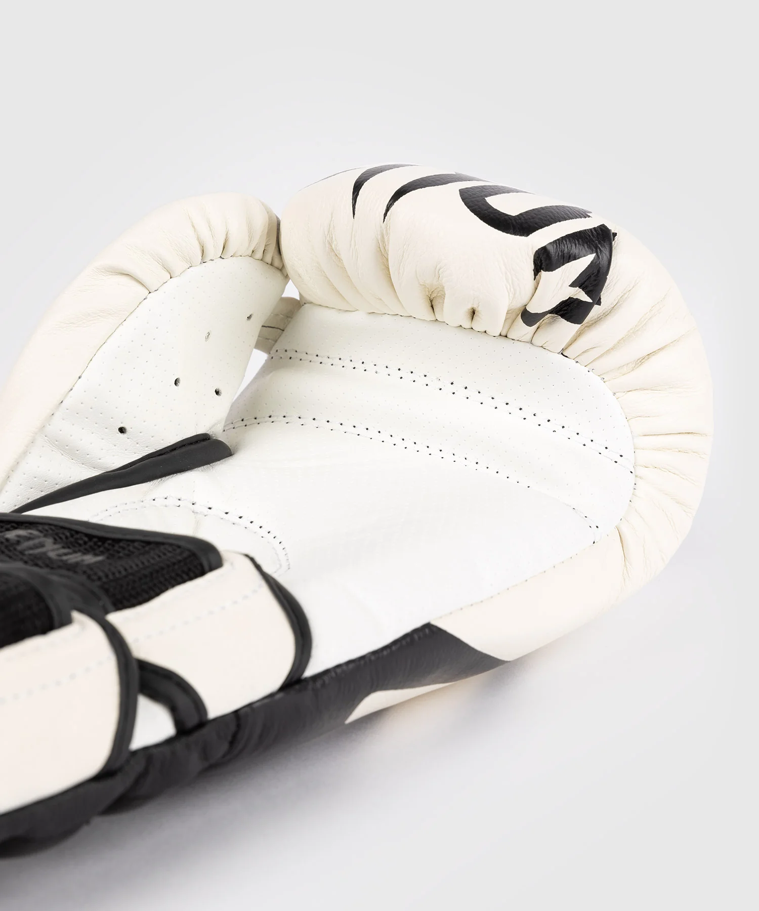 Gants de Boxe Venum Reverso - Blanc Neige/Noir - Image 7