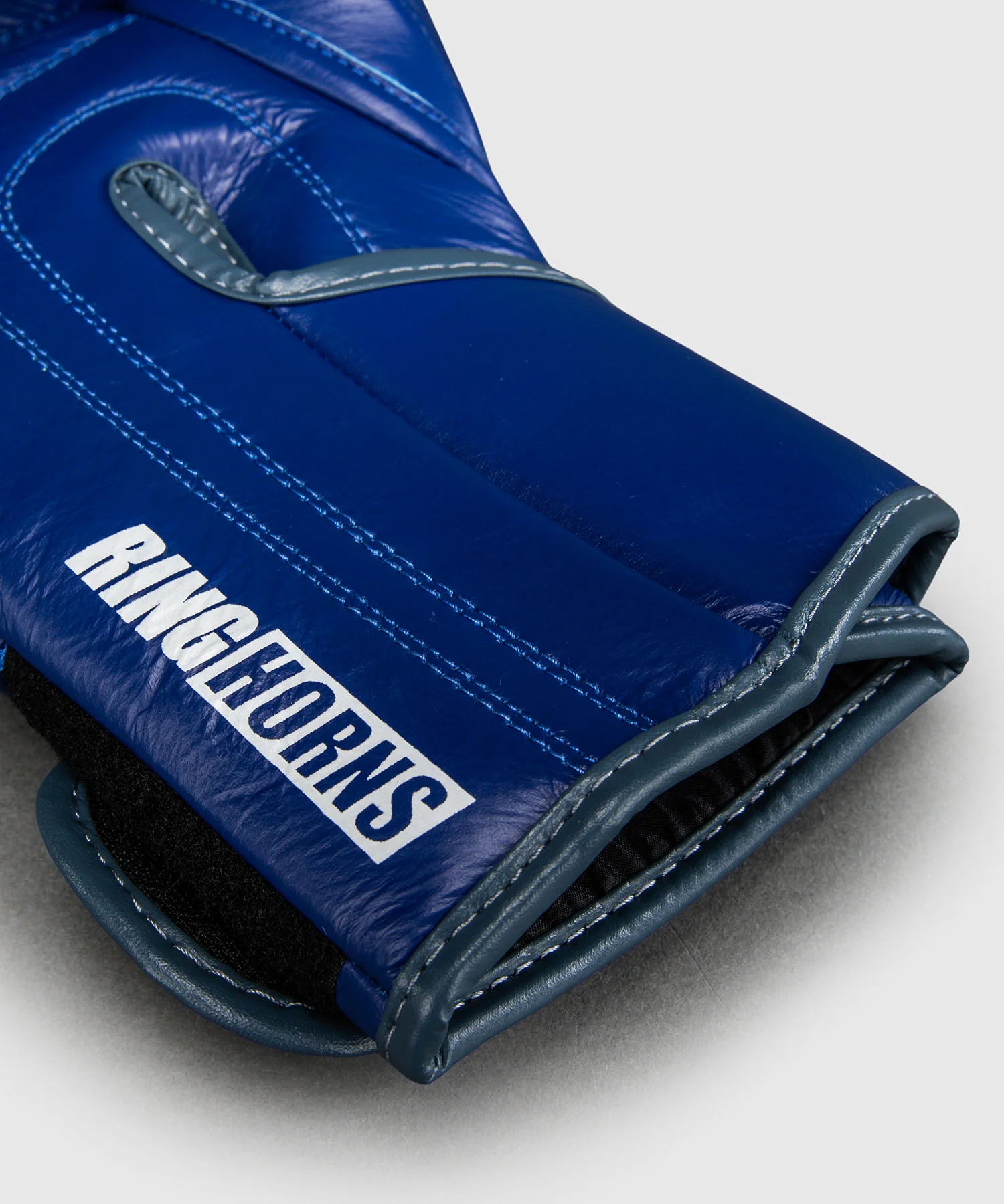 Gants de boxe Ringhorns Charger by Venum – Bleu Marine/Rouge - Image 4