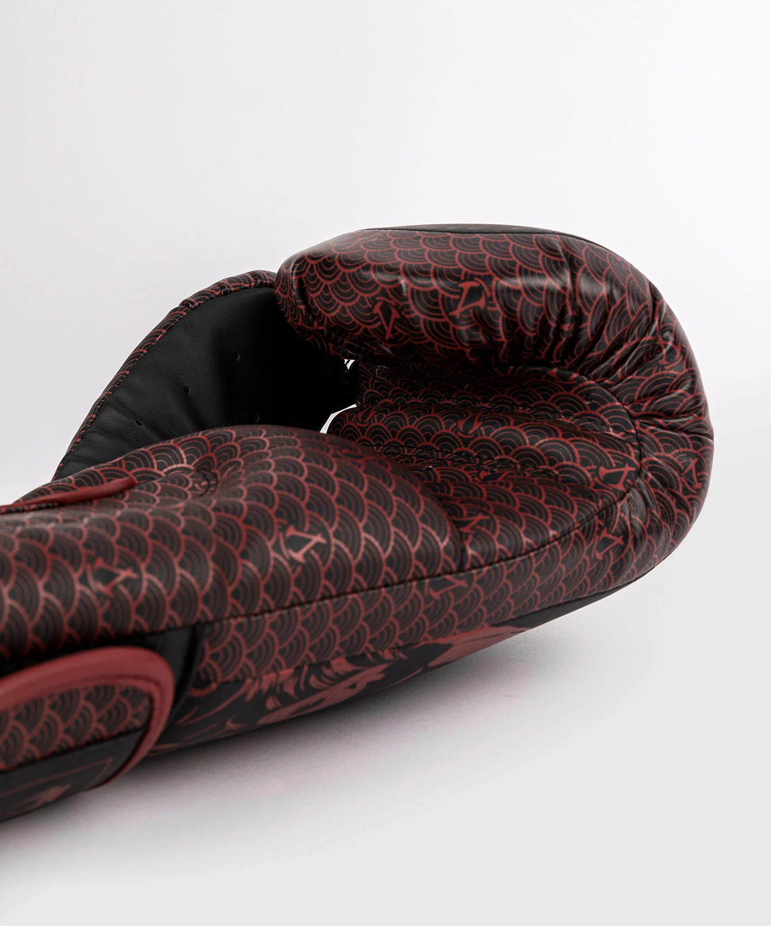 Gants de boxe Venum x Assassin's Creed Shadows - Bordeaux/Noir - Image 3