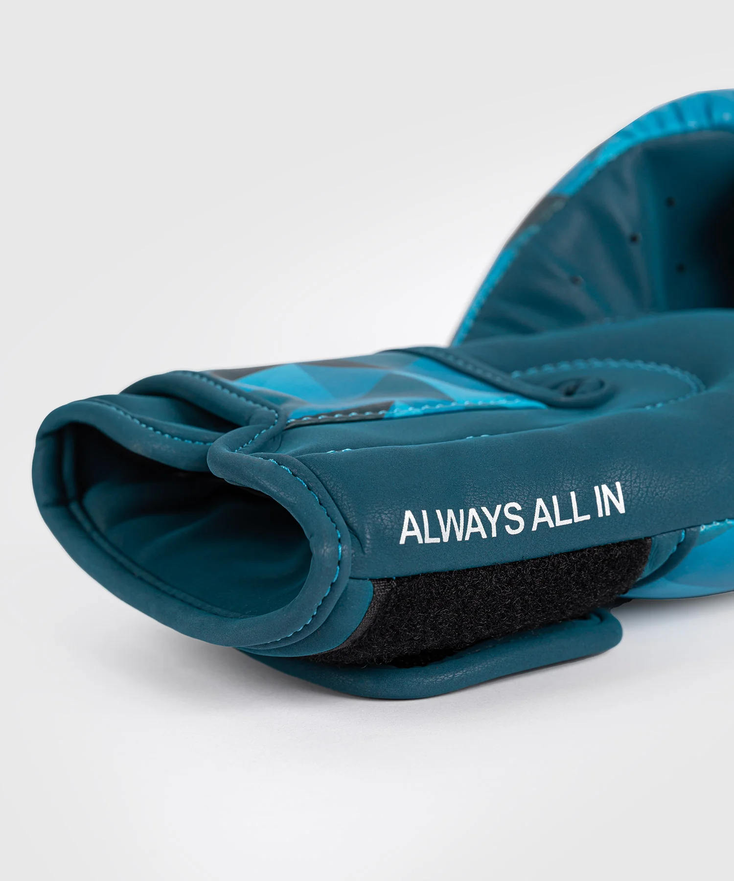 Gants de boxe Venum x Demi - Bleu azur - Image 6