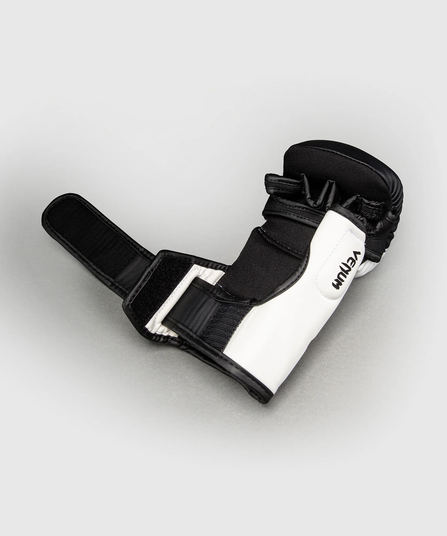 Gants de Sparring Venum Attack 2.0 – Noir/Blanc - Image 6
