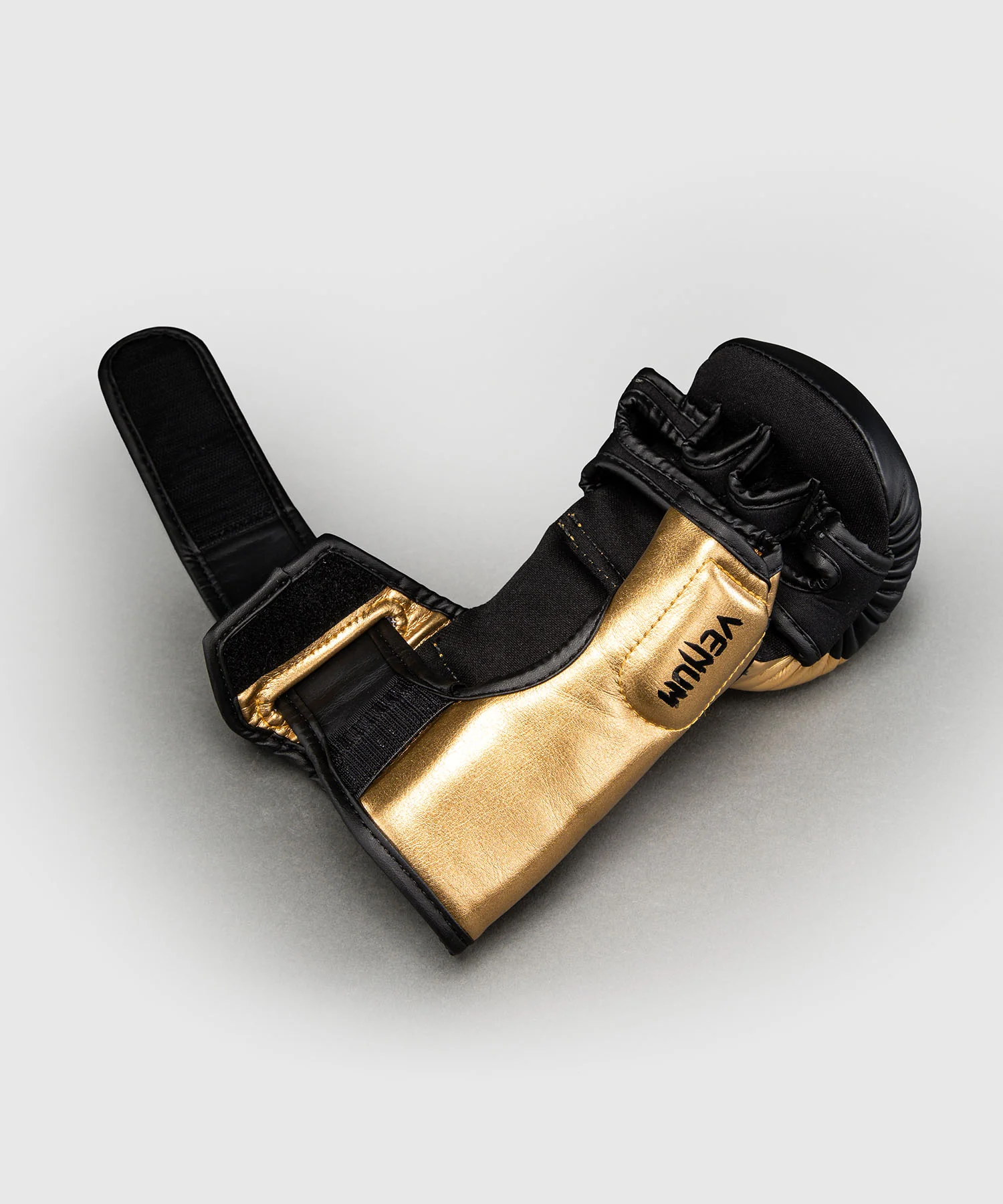 Gants de Sparring Venum Attack 2.0 – Or/Noir - Image 5
