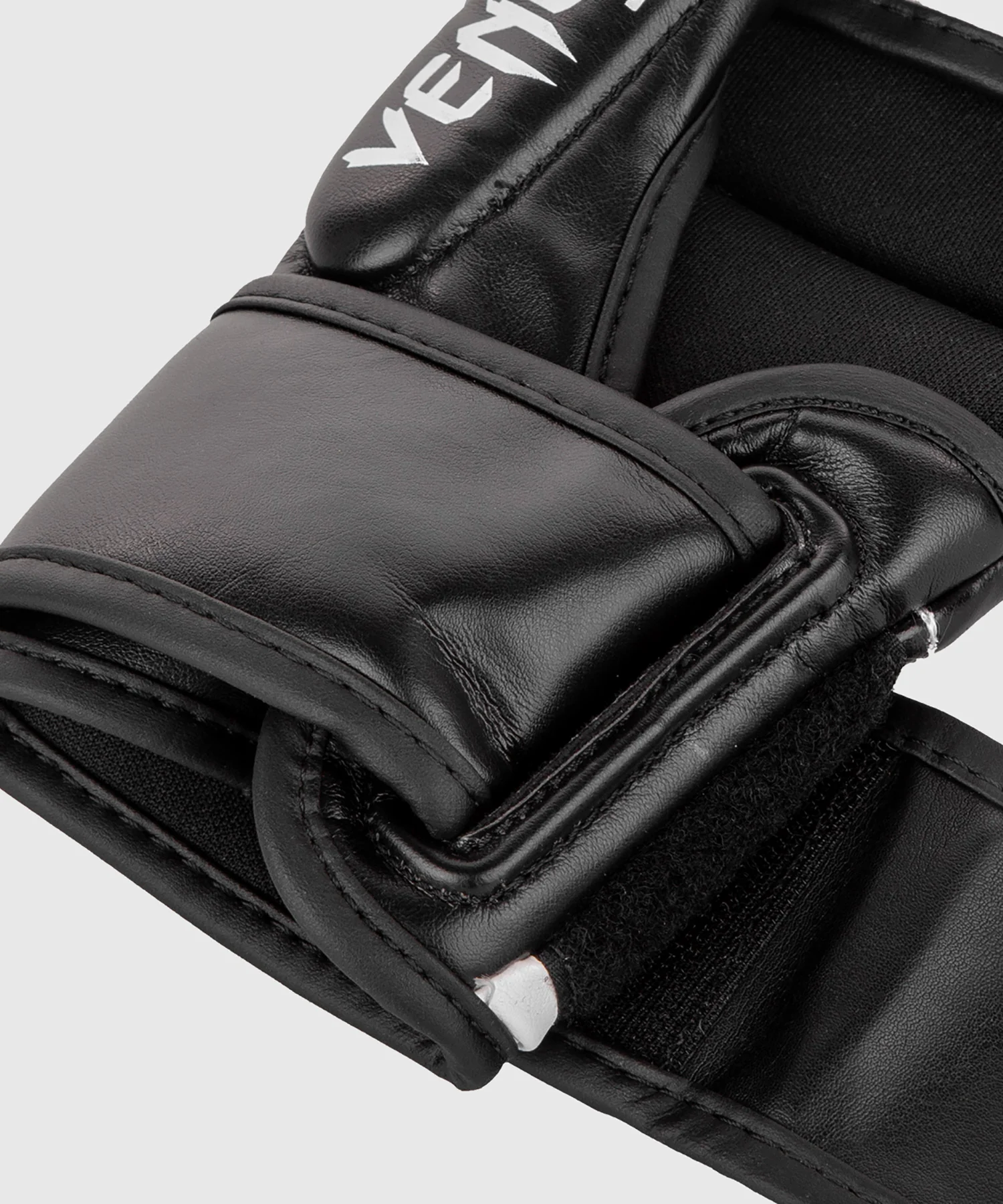 Gants de sparring MMA Venum Challenger 3.0 - Blanc/Noir - Image 6