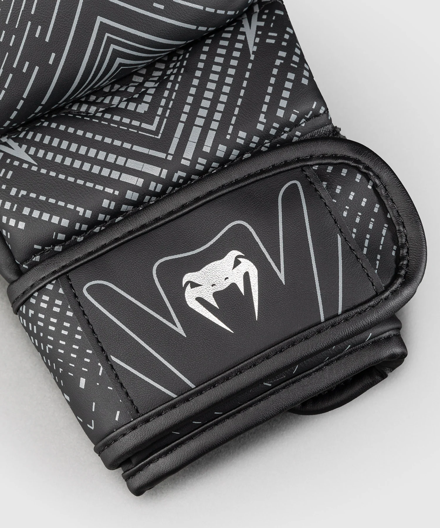 Venum Midnight Fury Gants de Sparring - Noir/Gris/Argent - Image 3