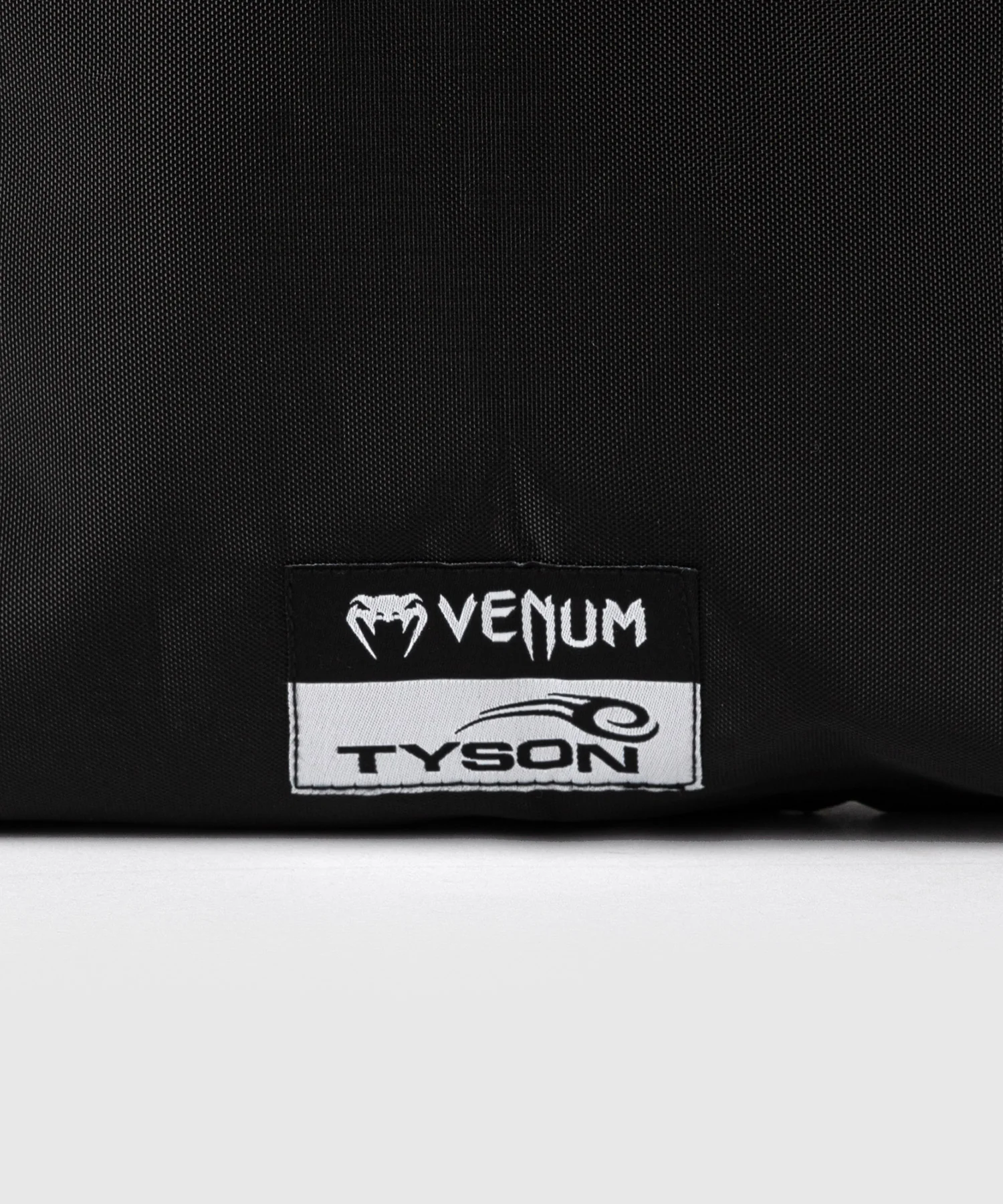 Gants de Boxe Venum Mike Tyson Replica - Noir Profond/Blanc Optique - Image 8