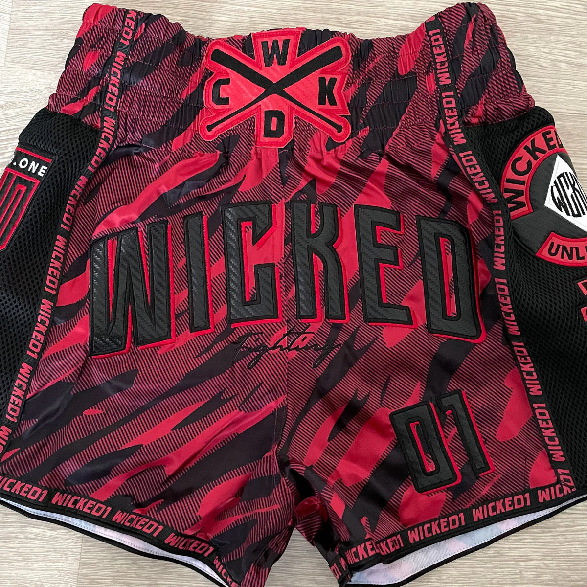 Short de Muay Thai Wicked One Offensive - Rouge - Image 3