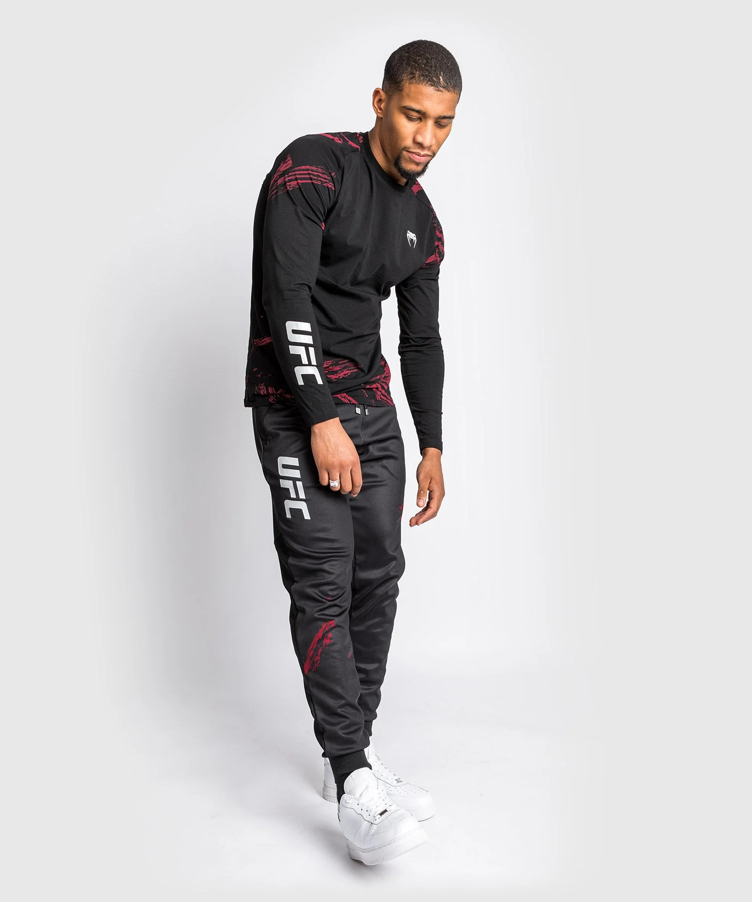 Pantalon de jogging UFC Venum Authentic Fight Week 2.0 - Noir/Rouge - Image 3