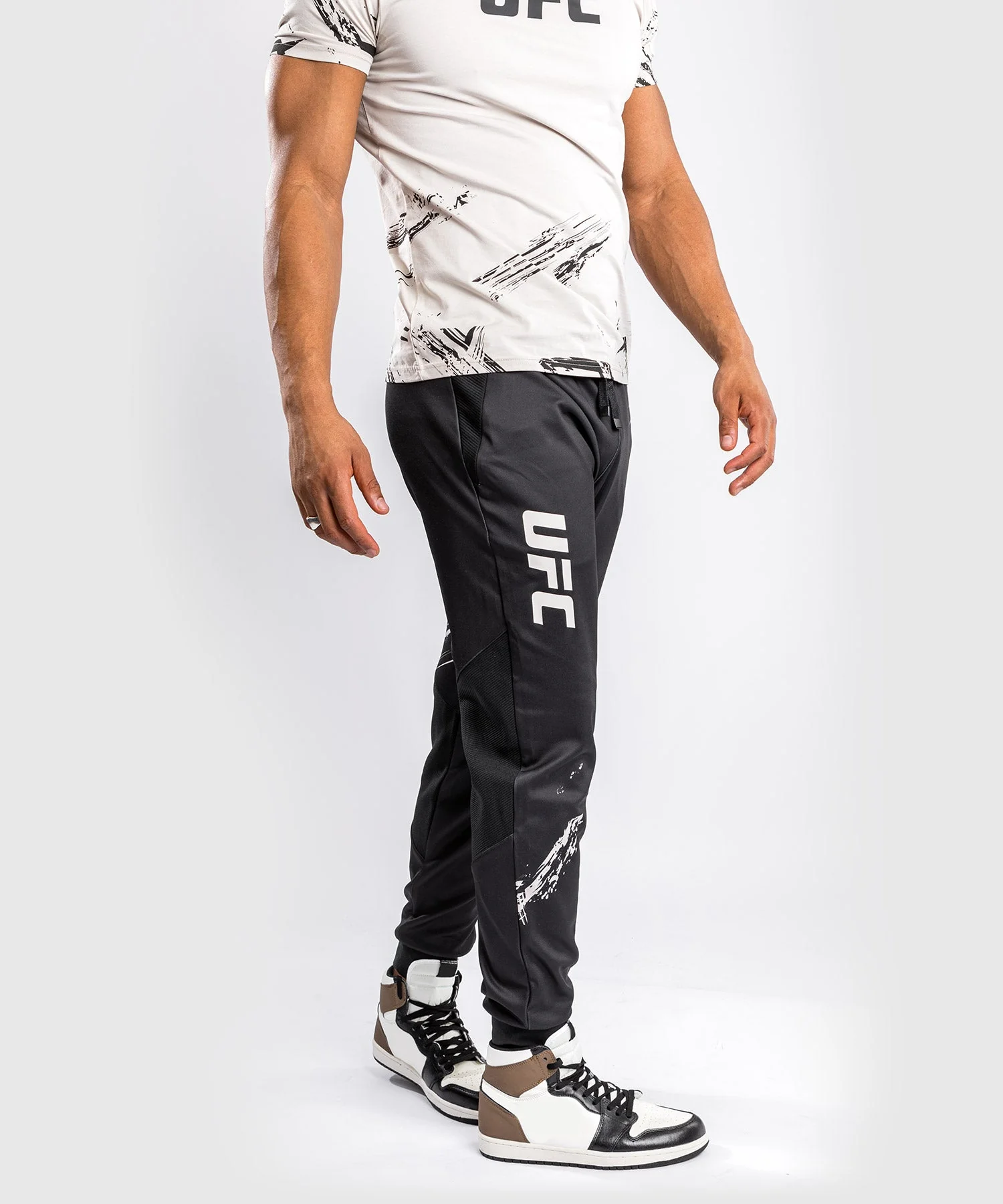 Pantalon de jogging UFC Venum Authentic Fight Week 2.0 - Noir/Sable - Image 4