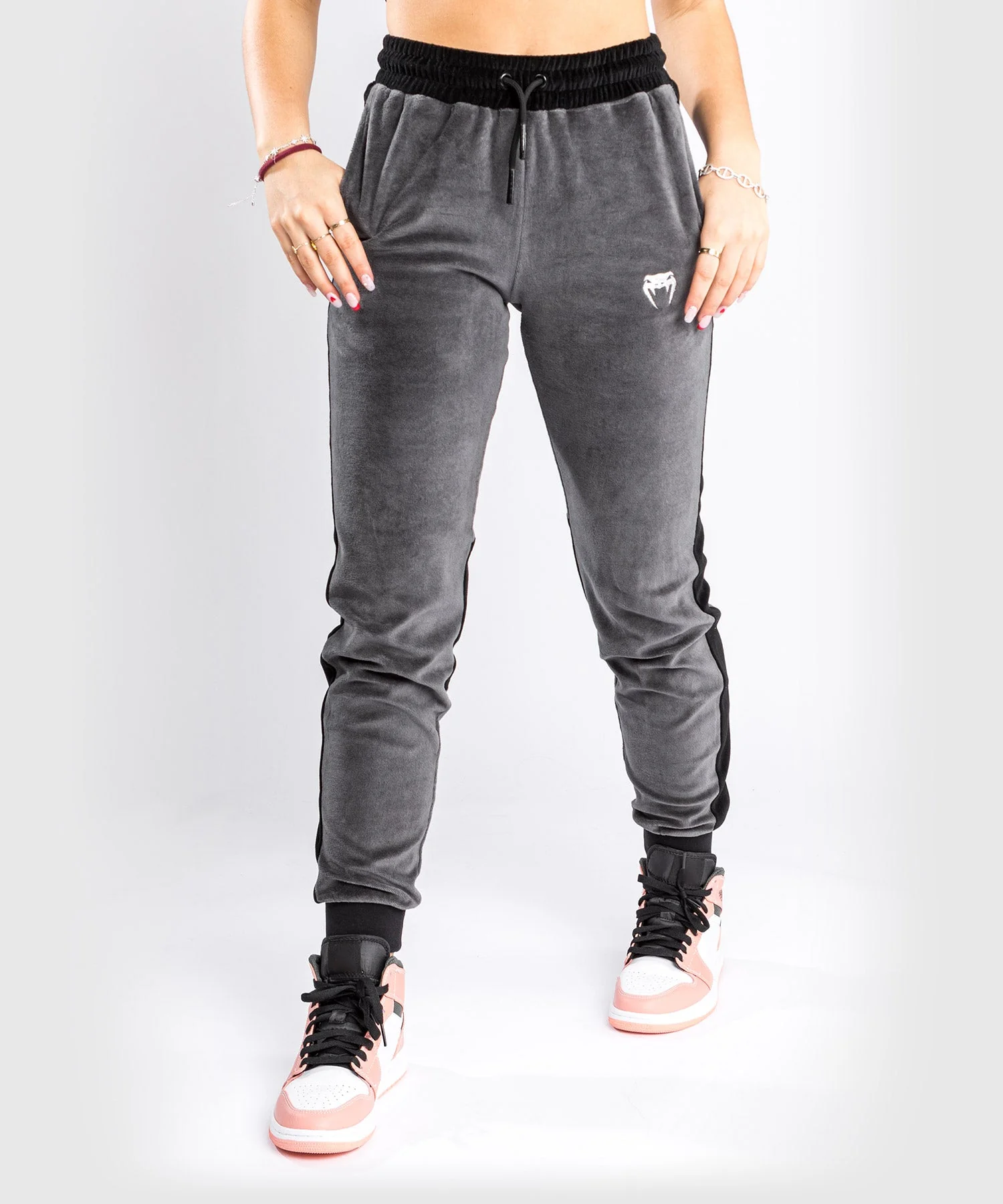 Pantalon de Jogging Venum Camoline 2.0 Velvet Joggers - Pour Femmes - Gris Noir - Image 4