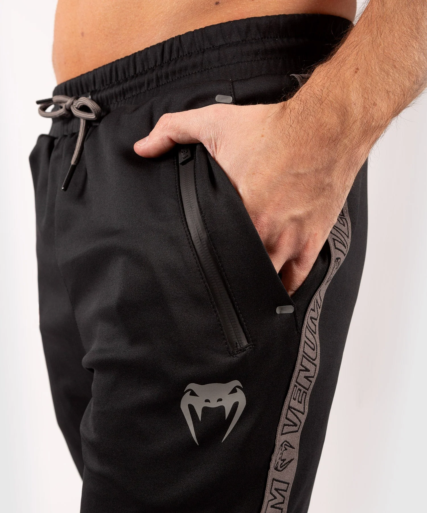Pantalon de Jogging Venum Club 212 – Noir/Gris - Image 2