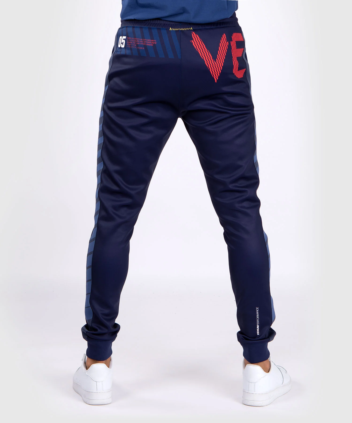 Pantalon de survêtement Venum Sport 05 - Bleu/Jaune - Image 3
