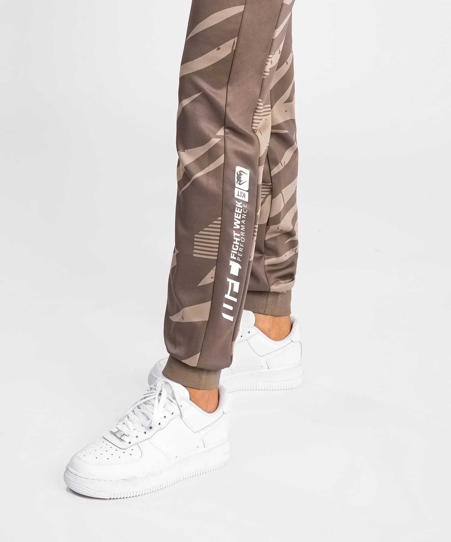 Pantalon pour Femmes UFC Adrenaline by Venum Fight Week - Desert Camo - Image 4