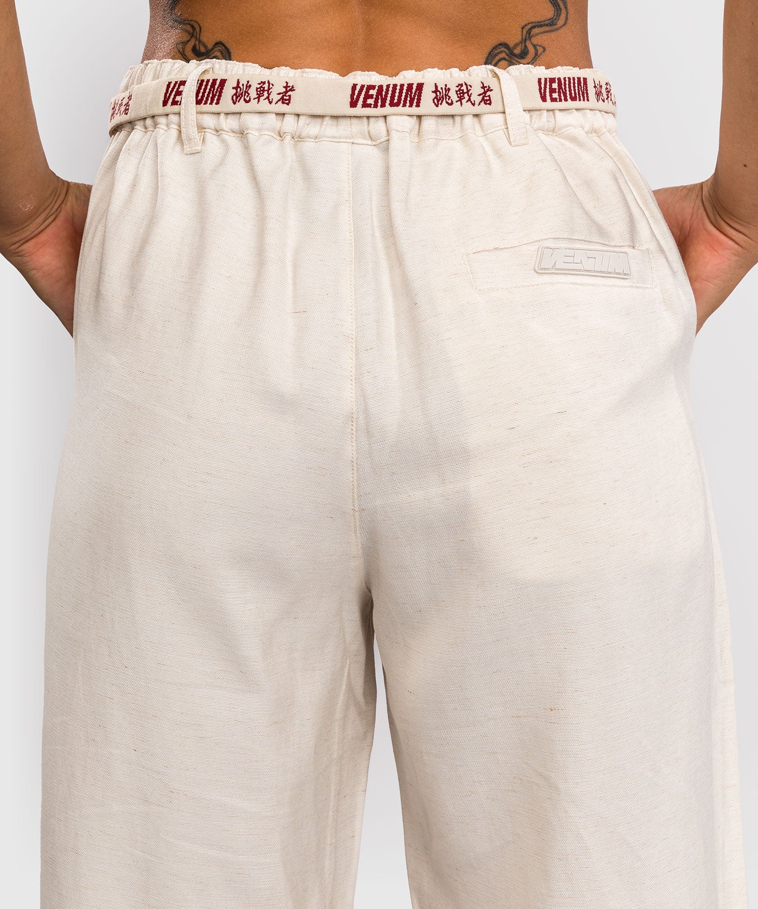 Pantalon pour Femmes Venum Serpenti – Ivoire/Bordeaux - Image 7