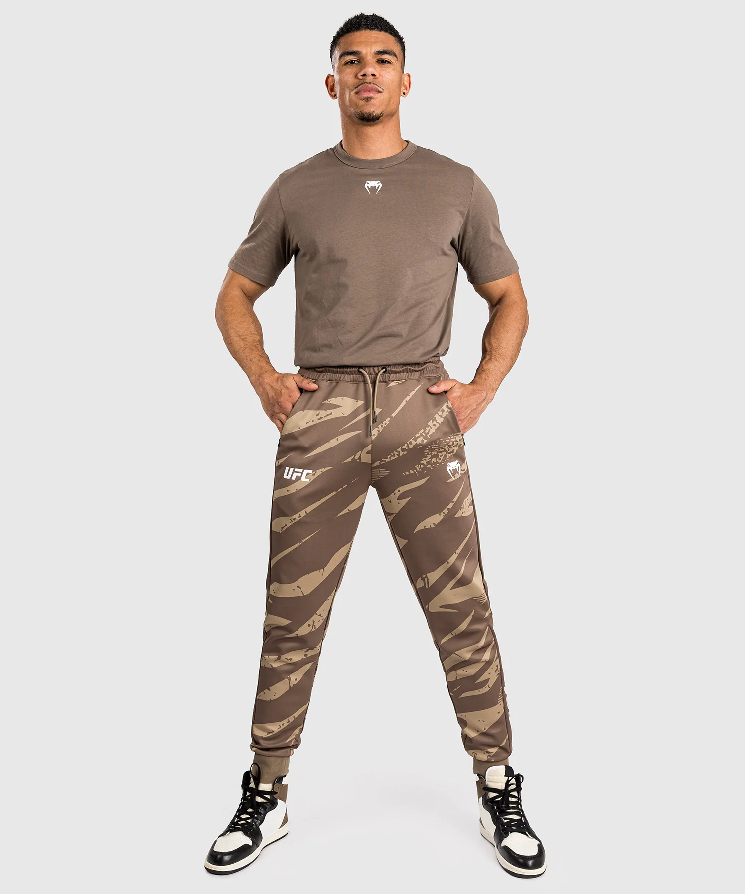 Pantalon pour Hommes UFC Adrenaline by Venum Fight Week - Desert Camo - Image 2