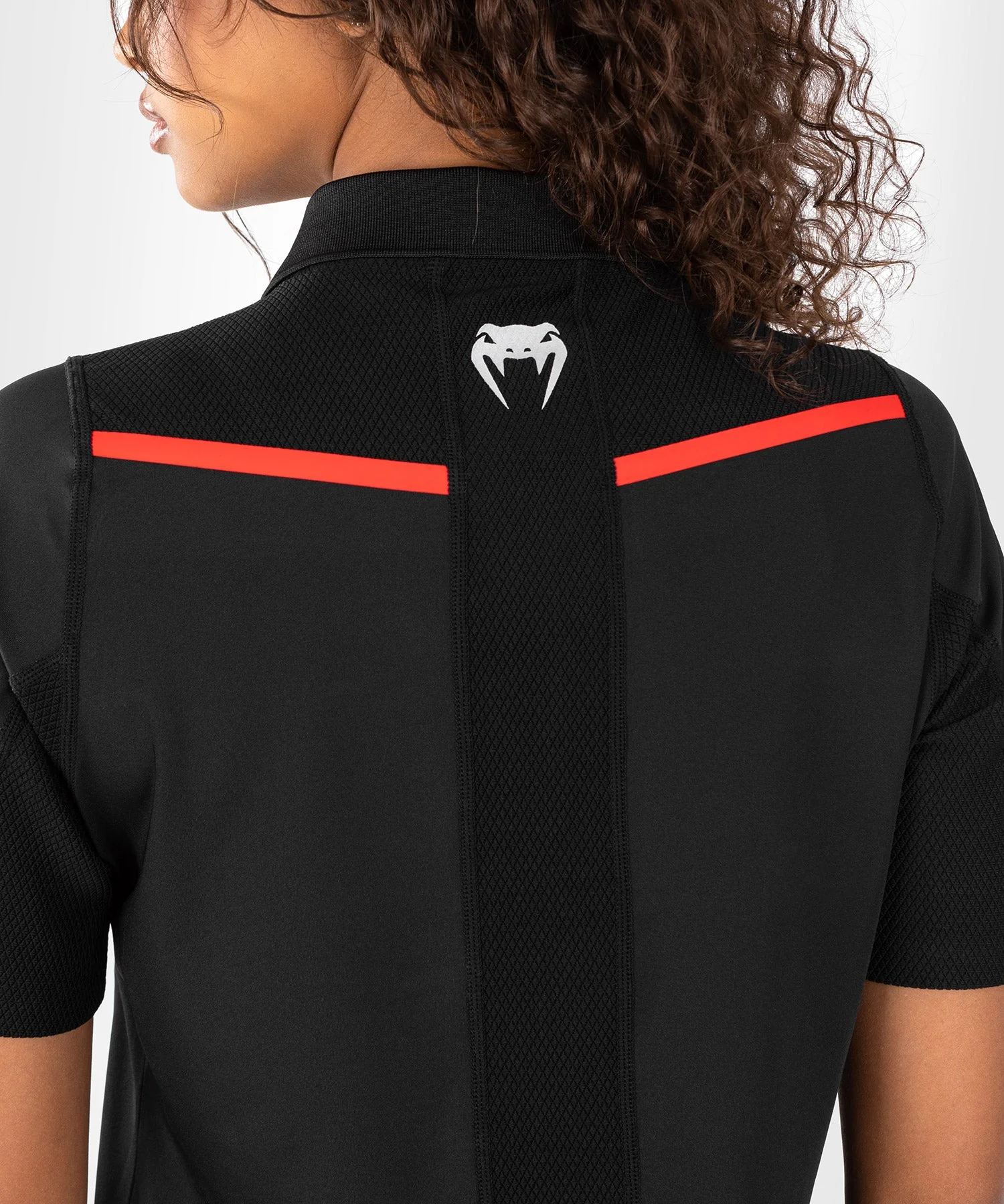 Polo de performance pour femmes UFC Venum Performance Institute 2.0 - noir/rouge - Image 7