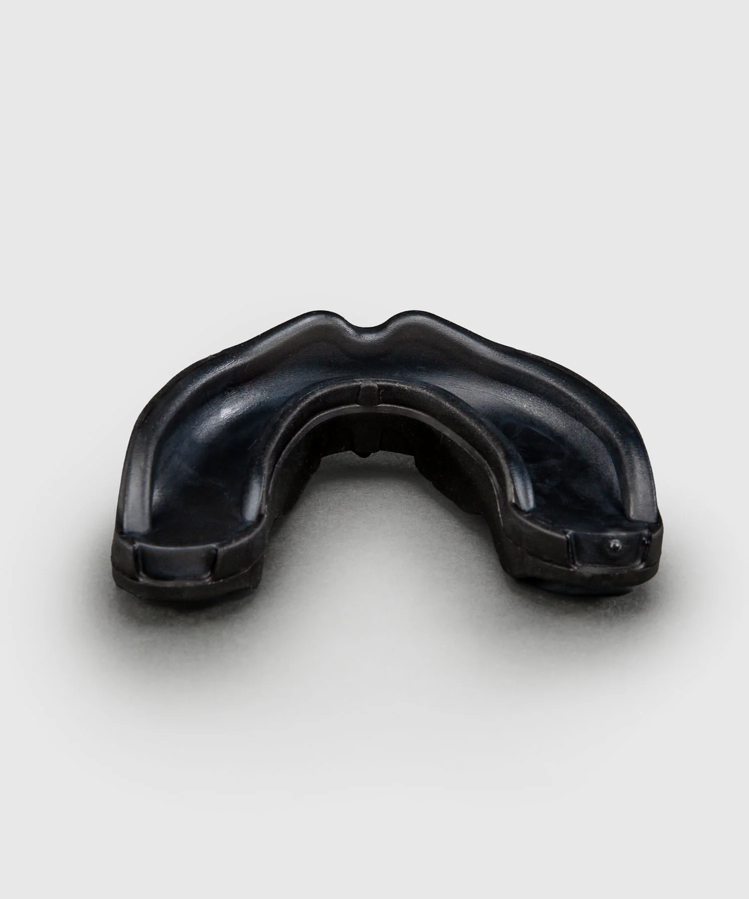 Protège-dents Venum Predator – Noir/Noir/Rouge - Image 3
