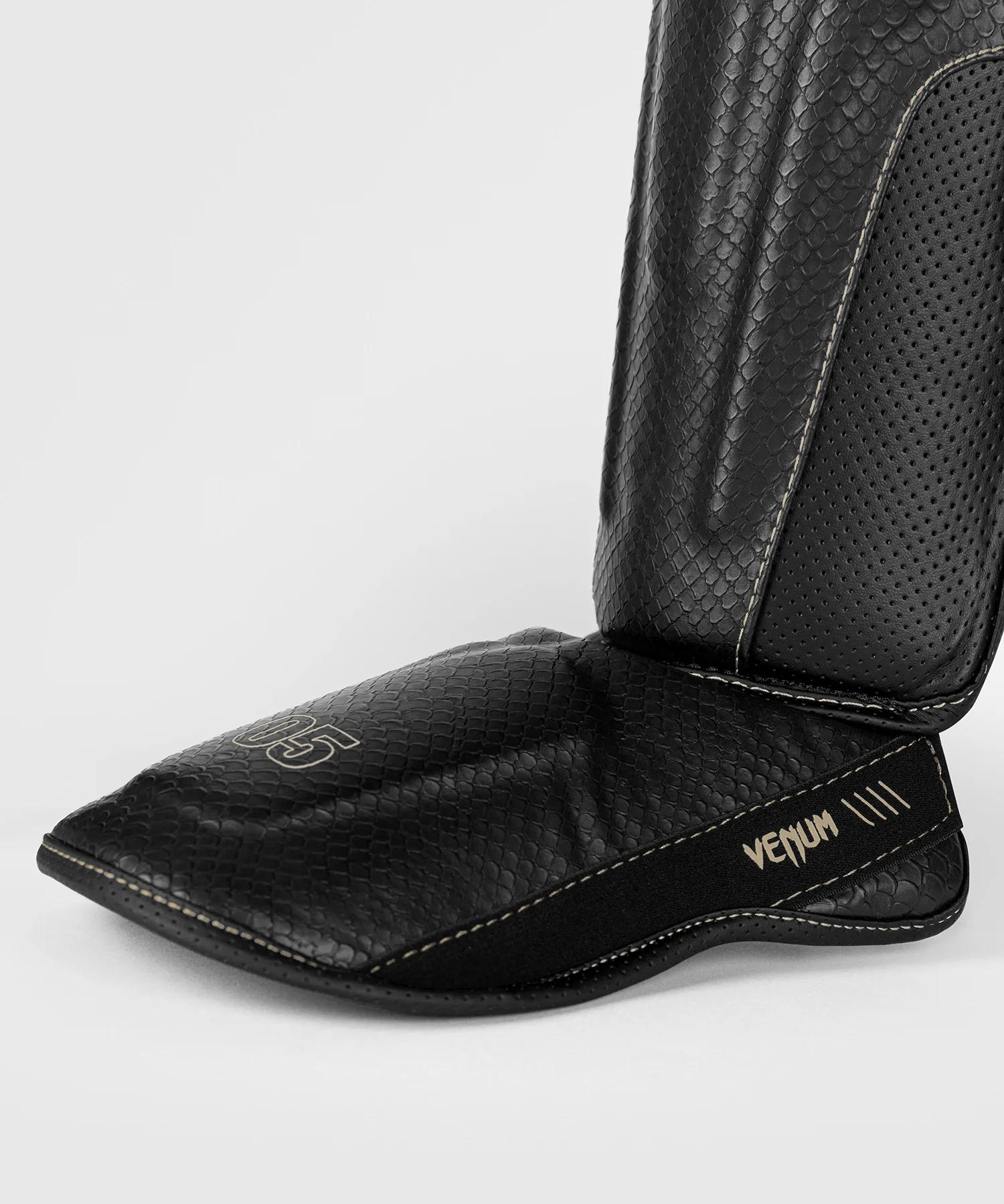 Protège-tibias Venum Impact Evo Scales – Noir - Image 4