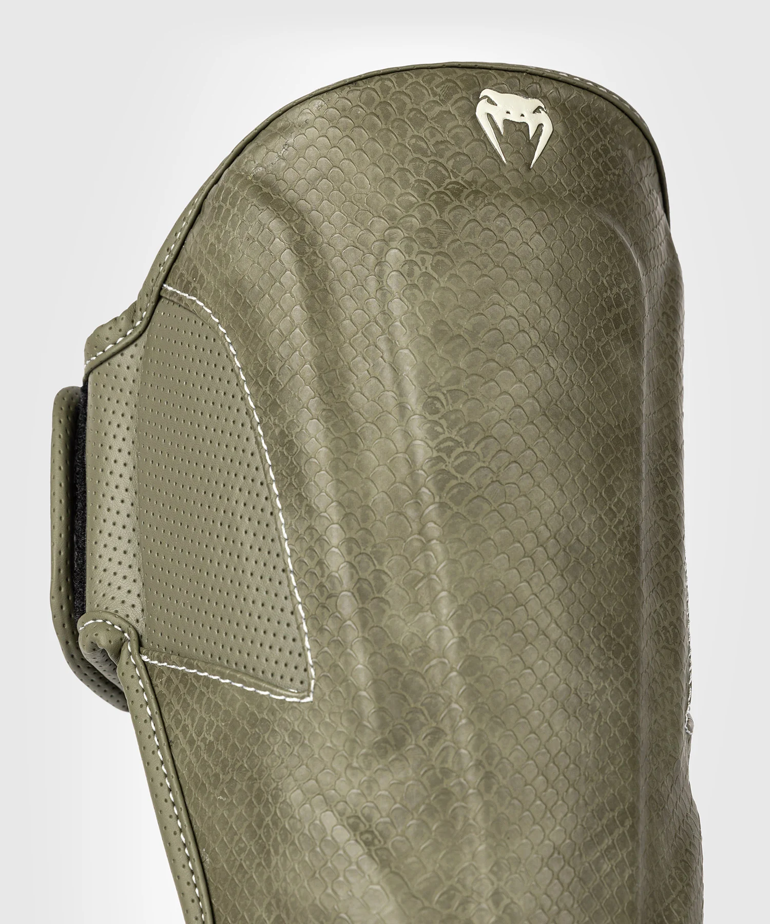 Protège-tibias Venum Impact Evo Scales – Vert Armée - Image 5