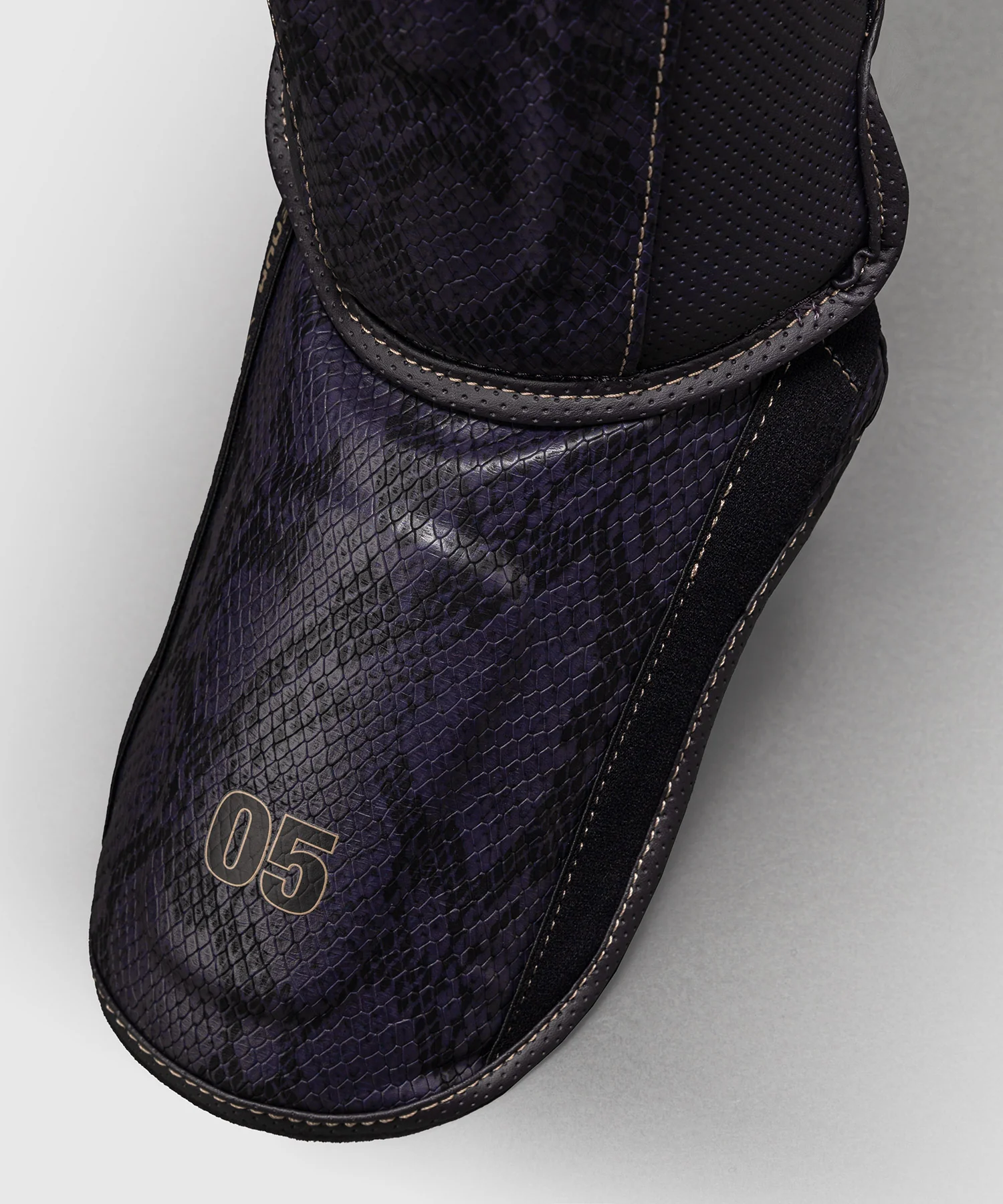 Protège-tibias Venum Impact Evo Scales – Violet Foncé - Image 3
